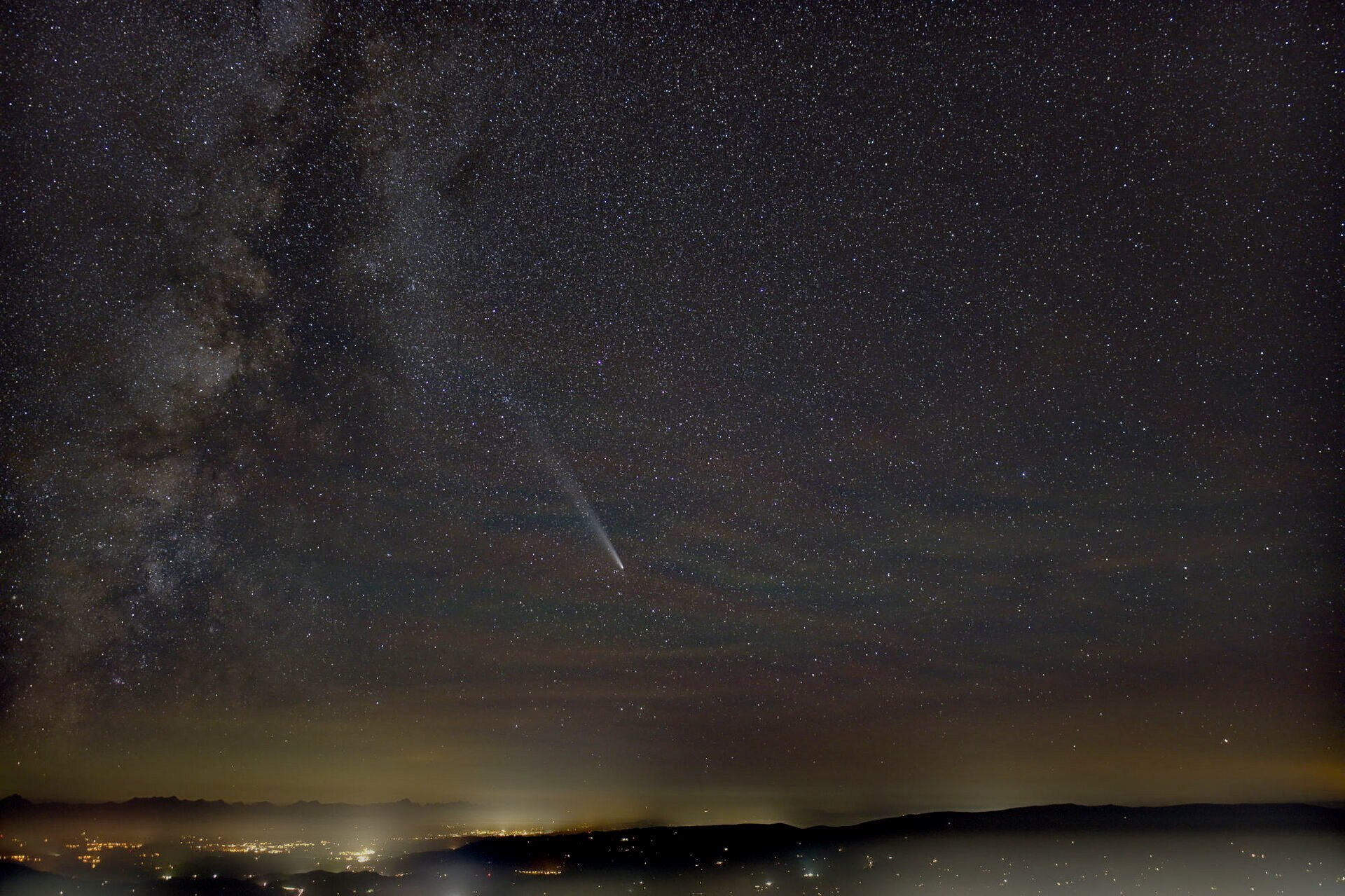 00_2024-10-21_Komet_C_2023_A3_Tsuchinshan-ATLAS_2020-2023_AutoBrightOn_StarlightOn-Mittel_Ligh...jpg