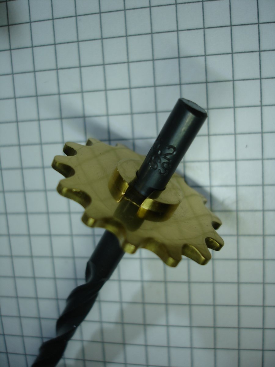 1 Tellurium 19 Bohrung Übermaß.JPG