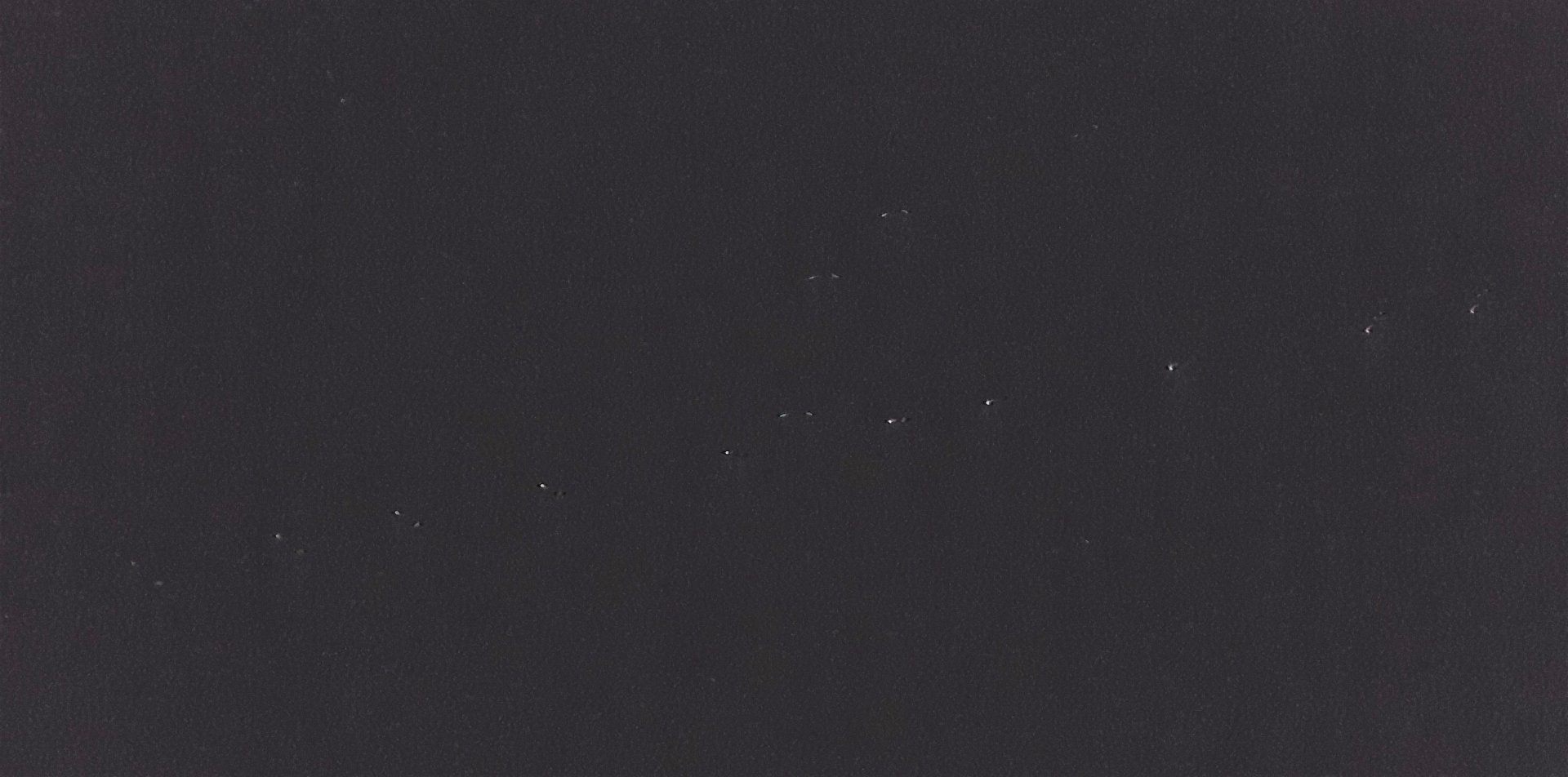 20210507_2253_SatelitenKette.jpg