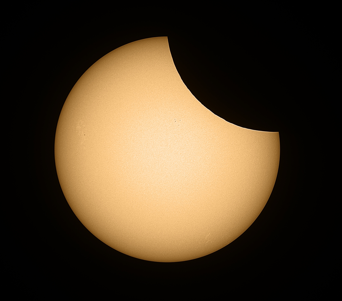 20210610_solar_eclipse_smal.jpg