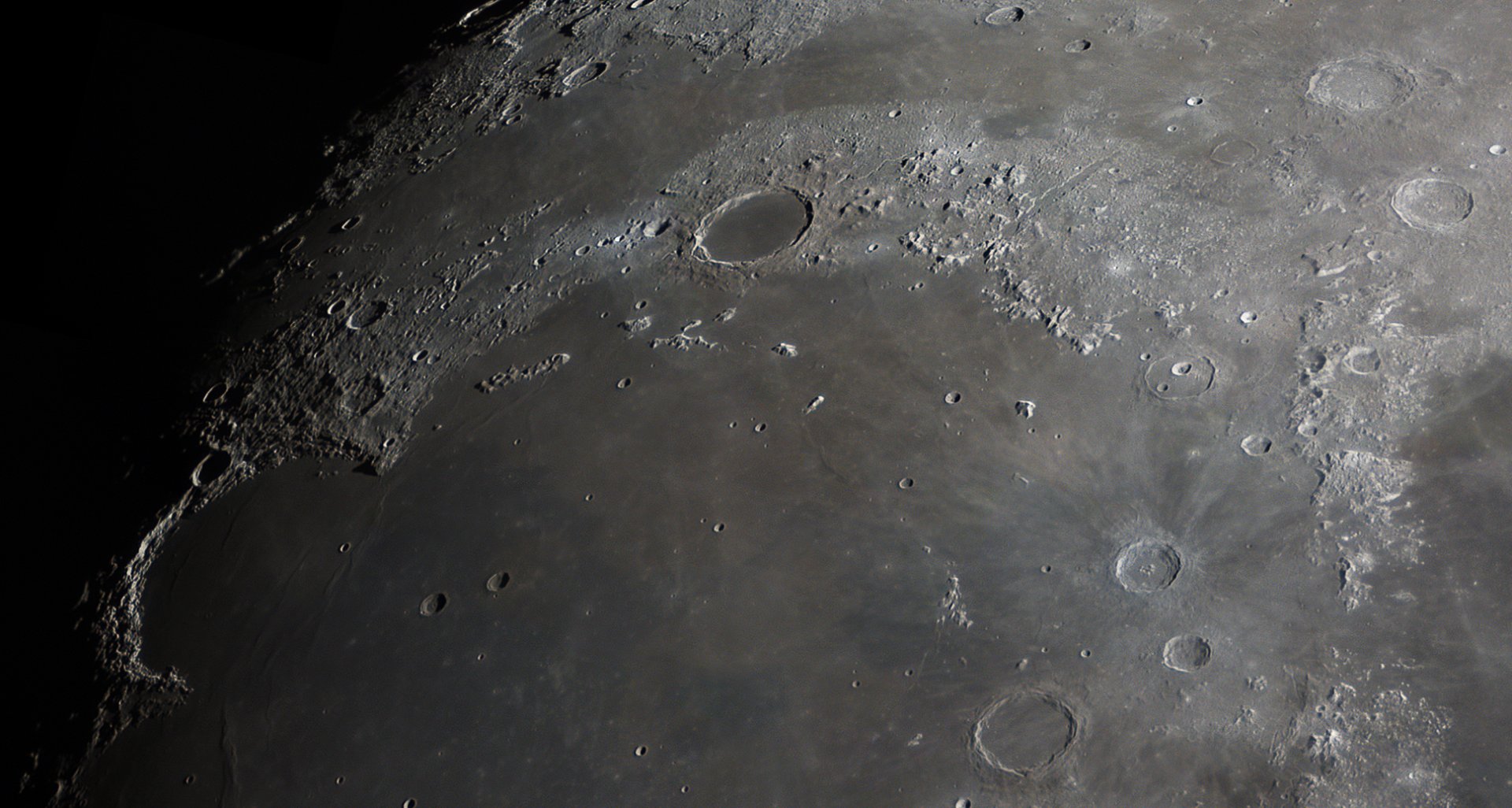 2022_03_13 - Montes Alpes-Plato und Goldener Henkel.jpg