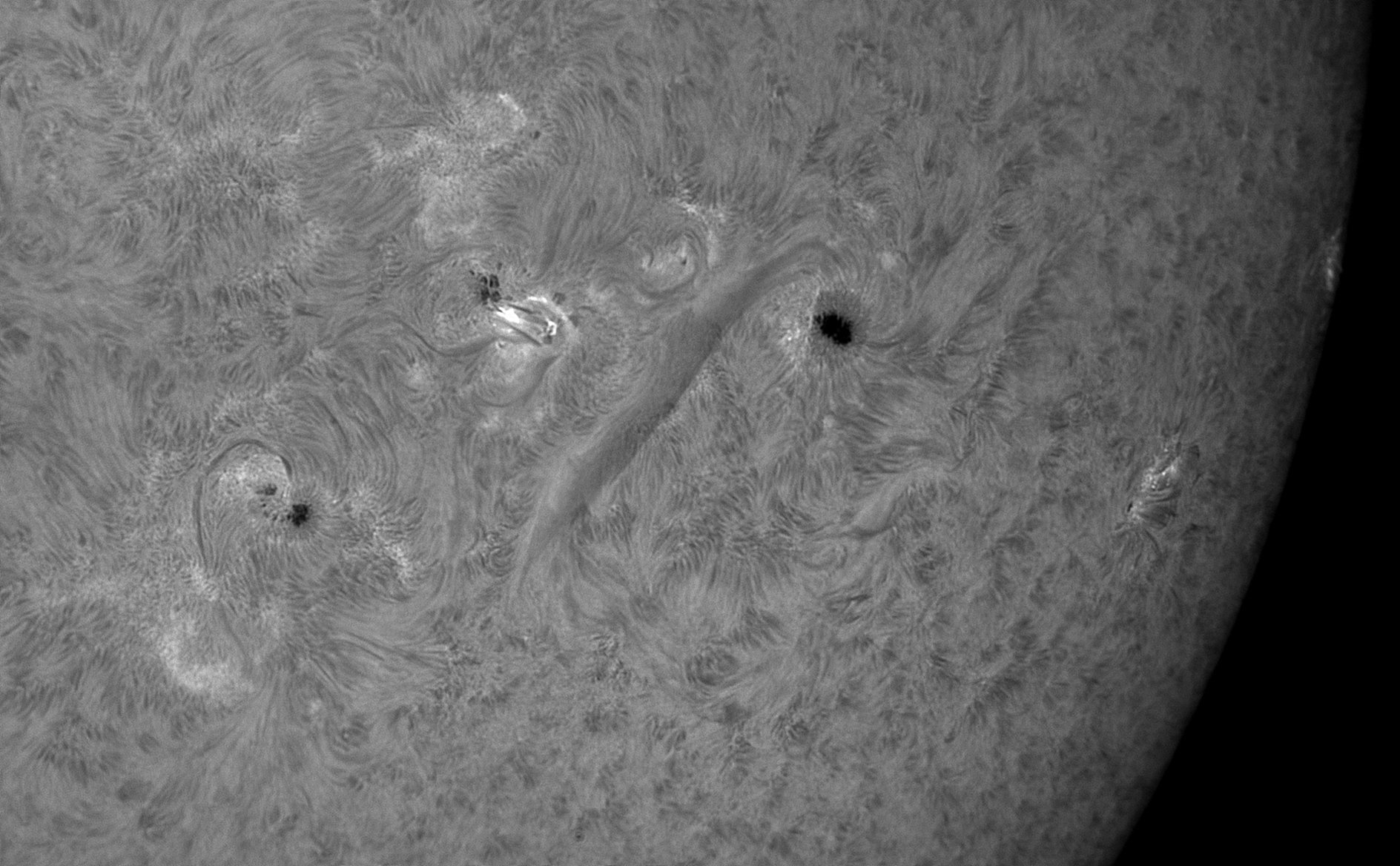 2023-03-27-0810_2-U-R-Sun_Halpha.jpg