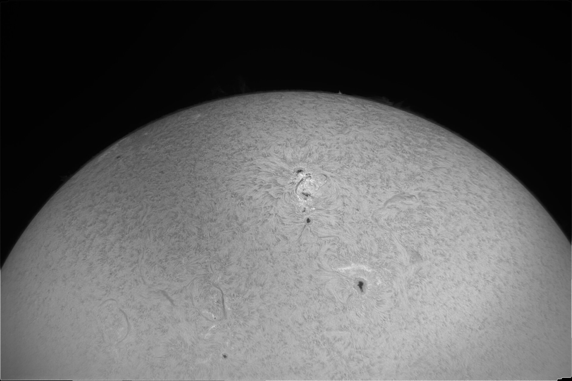 2023-06-03-0903_2-U-RGB-Sun_lapl5_ap209_Drizzle15_Registax_PI.jpg