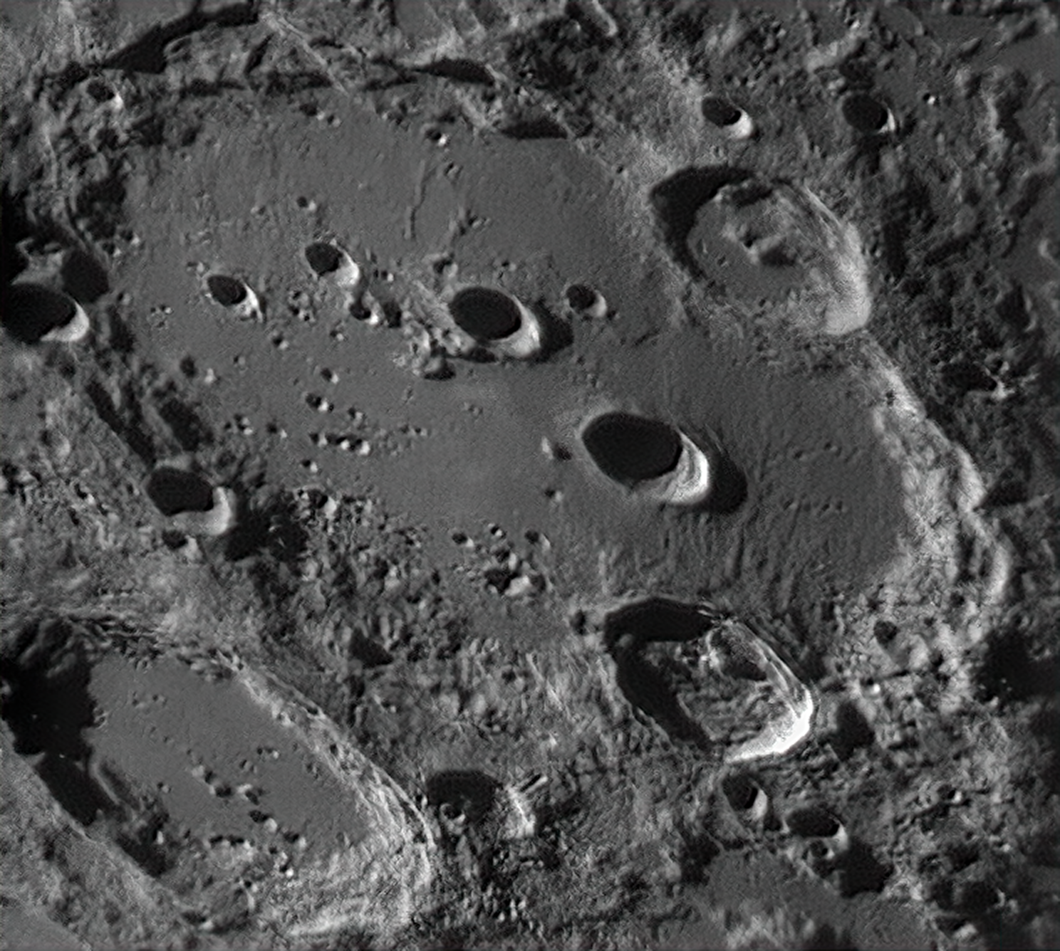 2023-09-07-0017_8-RGB-Moon_ZWO ASI 662mc.png