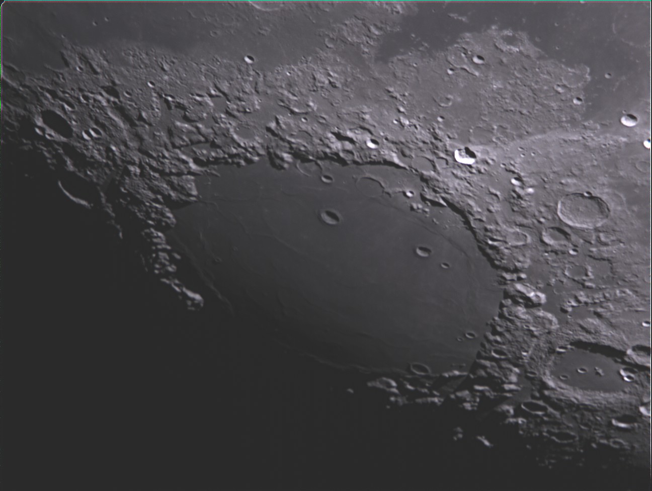 2023-11-29-2218_Mond2.jpg