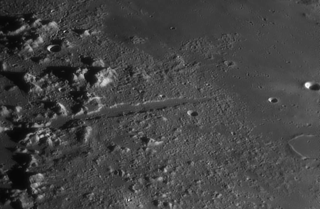 2024-03-18-1939_7-U-L-Moon_lapl3_ap201_conv_crop_vallis_alpes.jpg