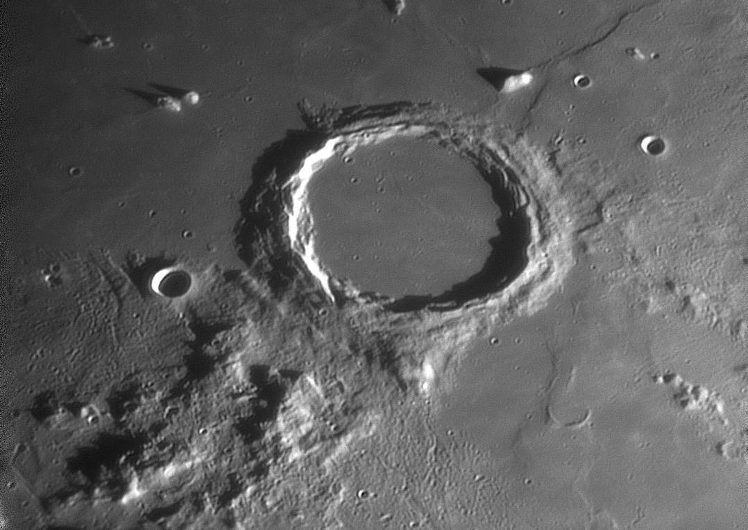 2024-03-18-2019_8-U-L-Moon_lapl3_ap185_conv_crop_archimedes.jpg