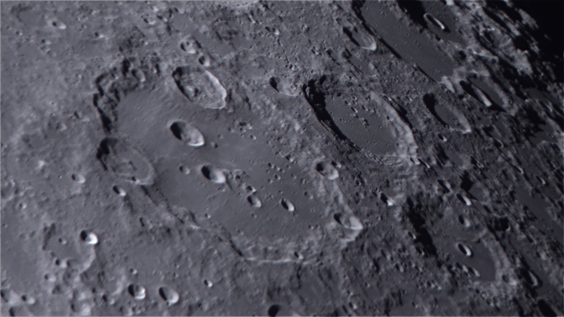 2025-11-01-204634-Moon-Bin1 32.3C_Surface_50_Sharp100_B92.0_C1.0_S1_N100.jpg