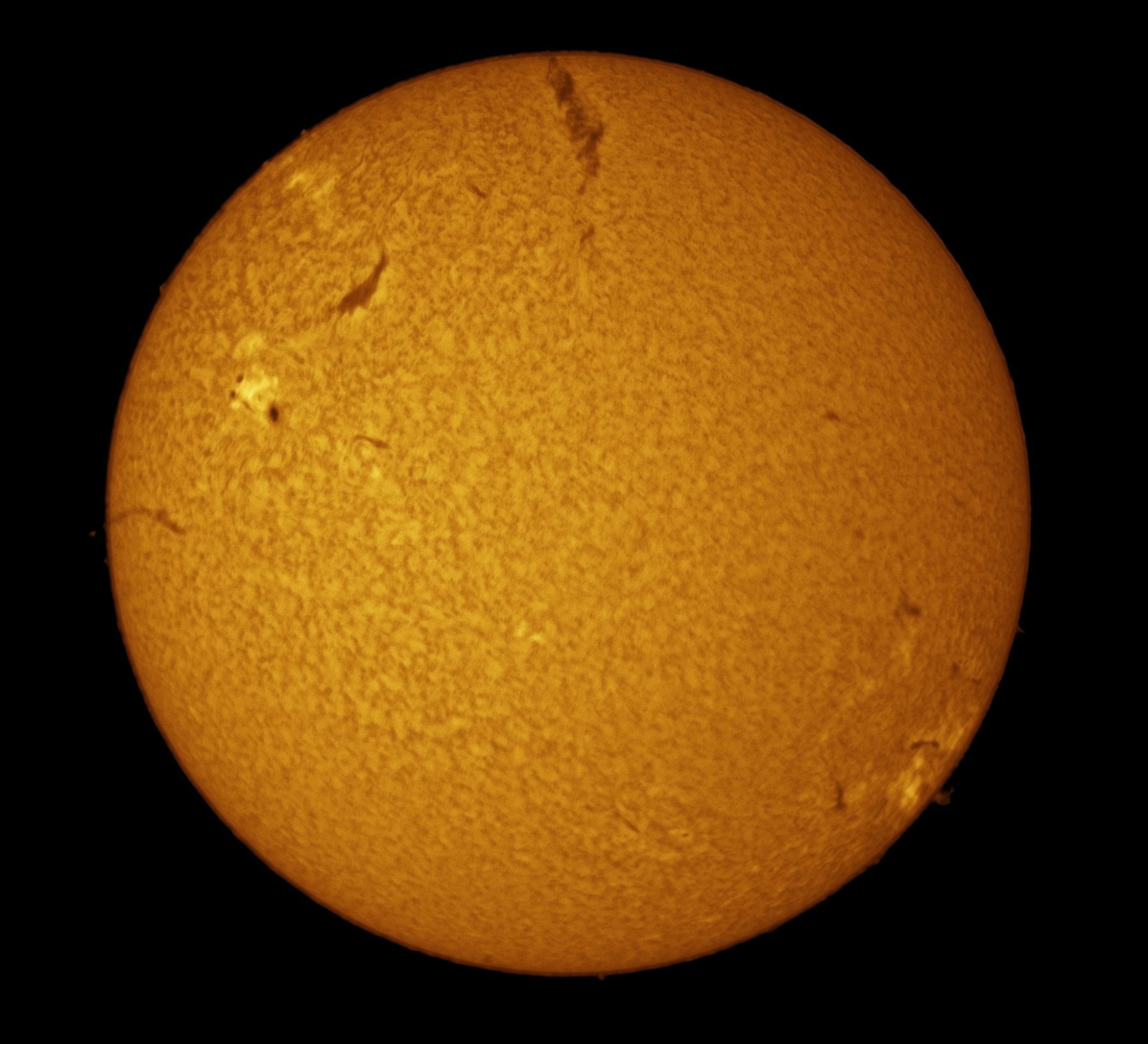 2026-10-12-0931_2-U-L-Sun_Halpha_lapl3_ap3740.jpg