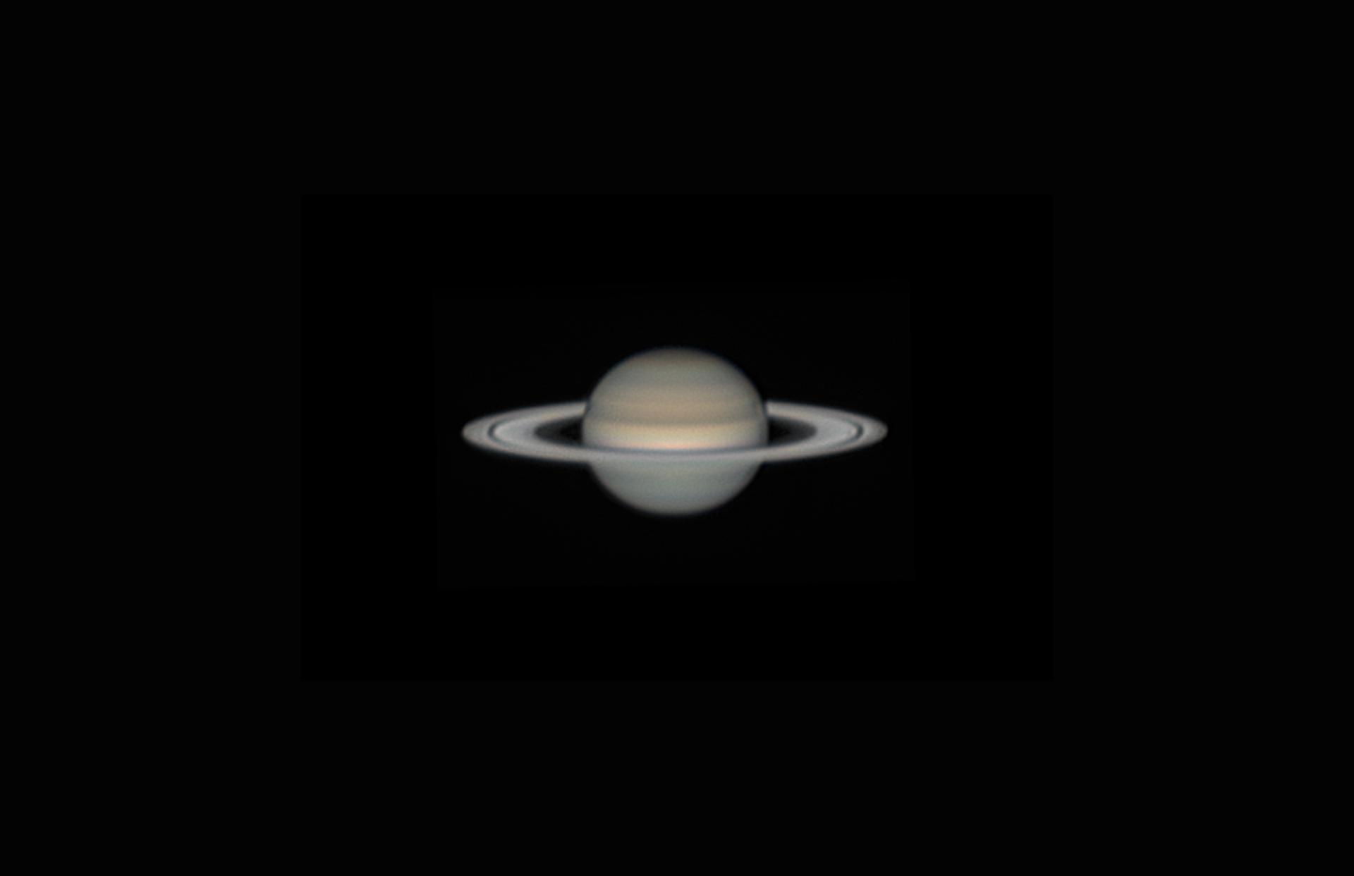 __2023-08-23-2303_5-RGB-Sat_ZWO ASI662MC_Exposure=11.2ms_Gain=540_lapl6_ap98 REG PS END Umfeld...png