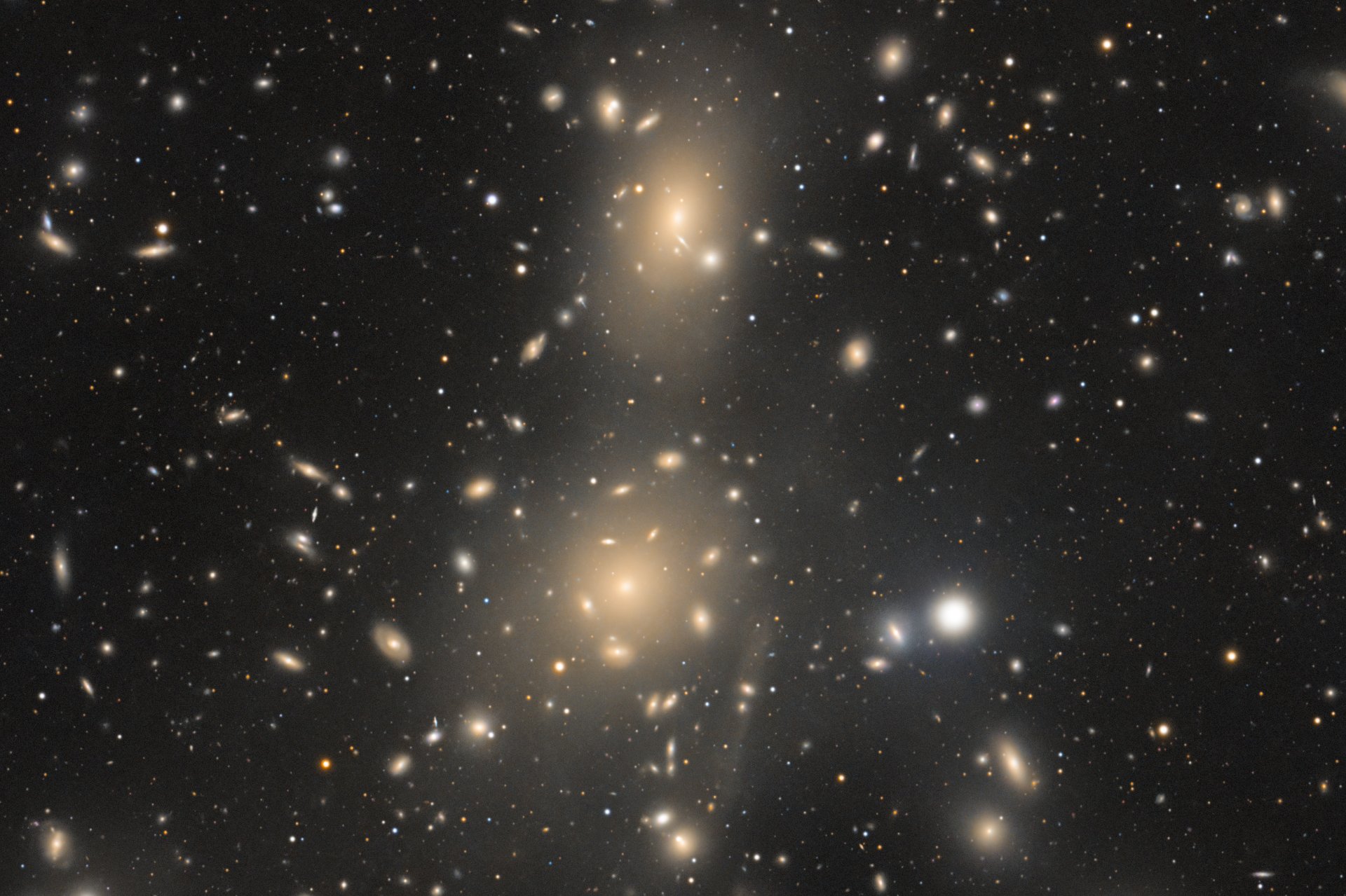 Abell_1656_Coma_Galaxienhaufen_Crop01.jpg