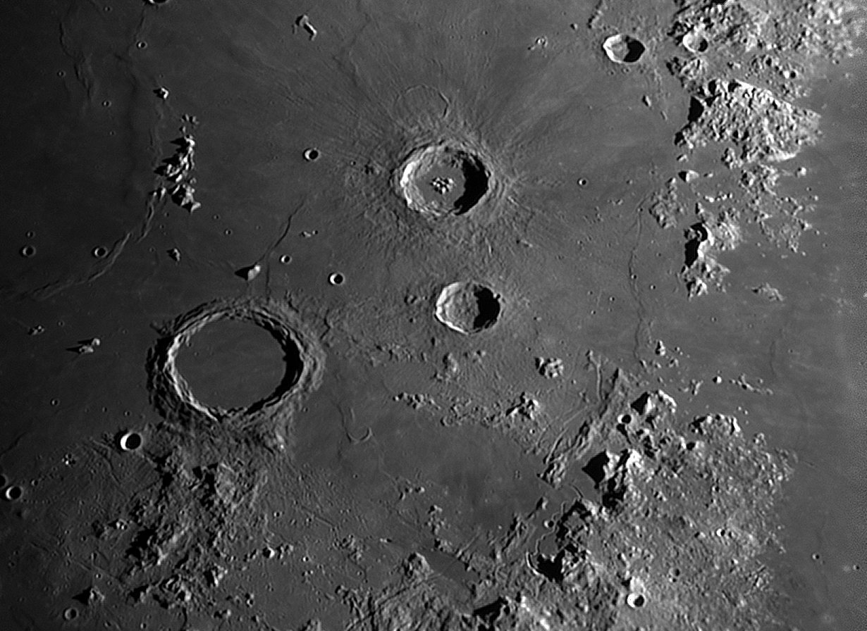 Archimedes_Mons-Hadley.jpg