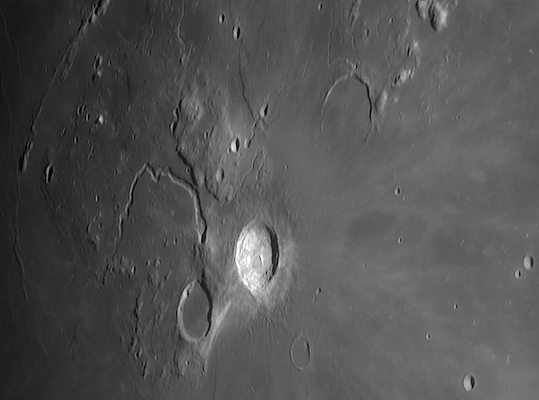 aristarchus_100425_220057c.jpg