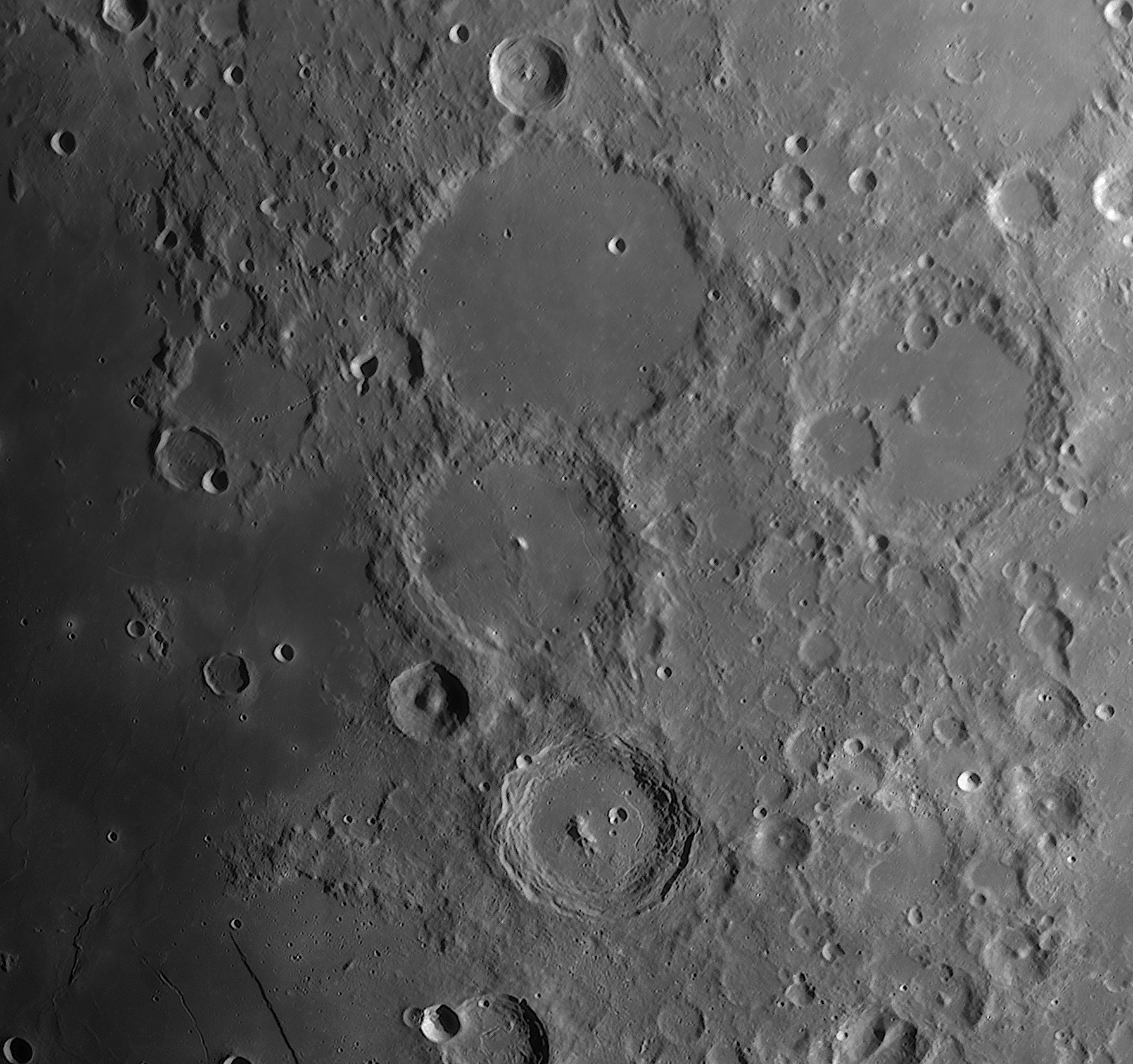 arzachel_250526_213042_R_mosaikc.jpg