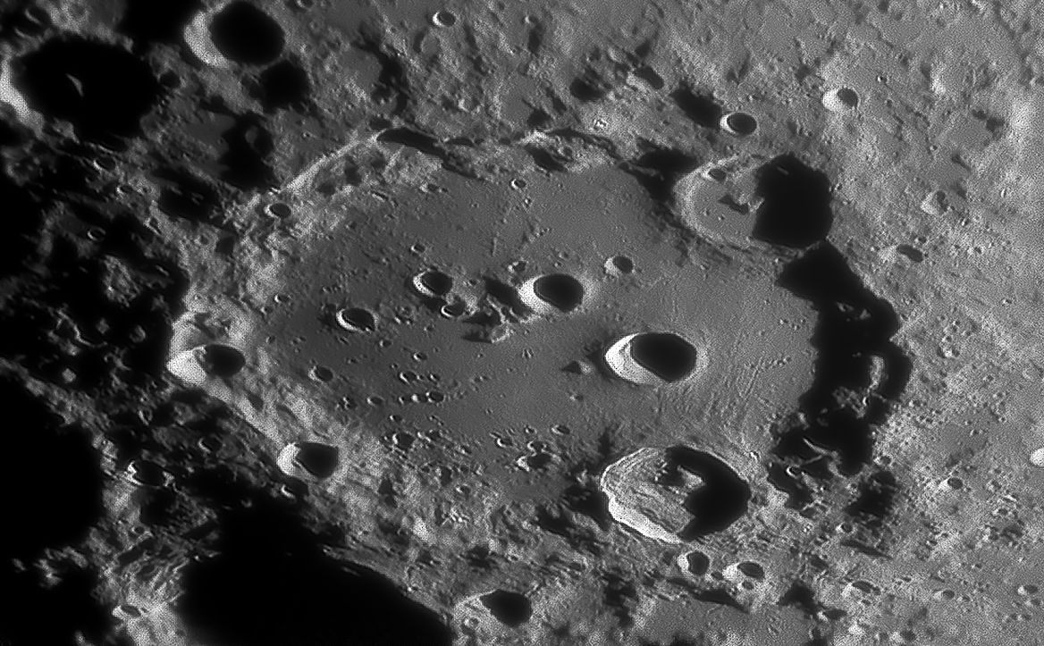 clavius_210421_215930p120c.jpg