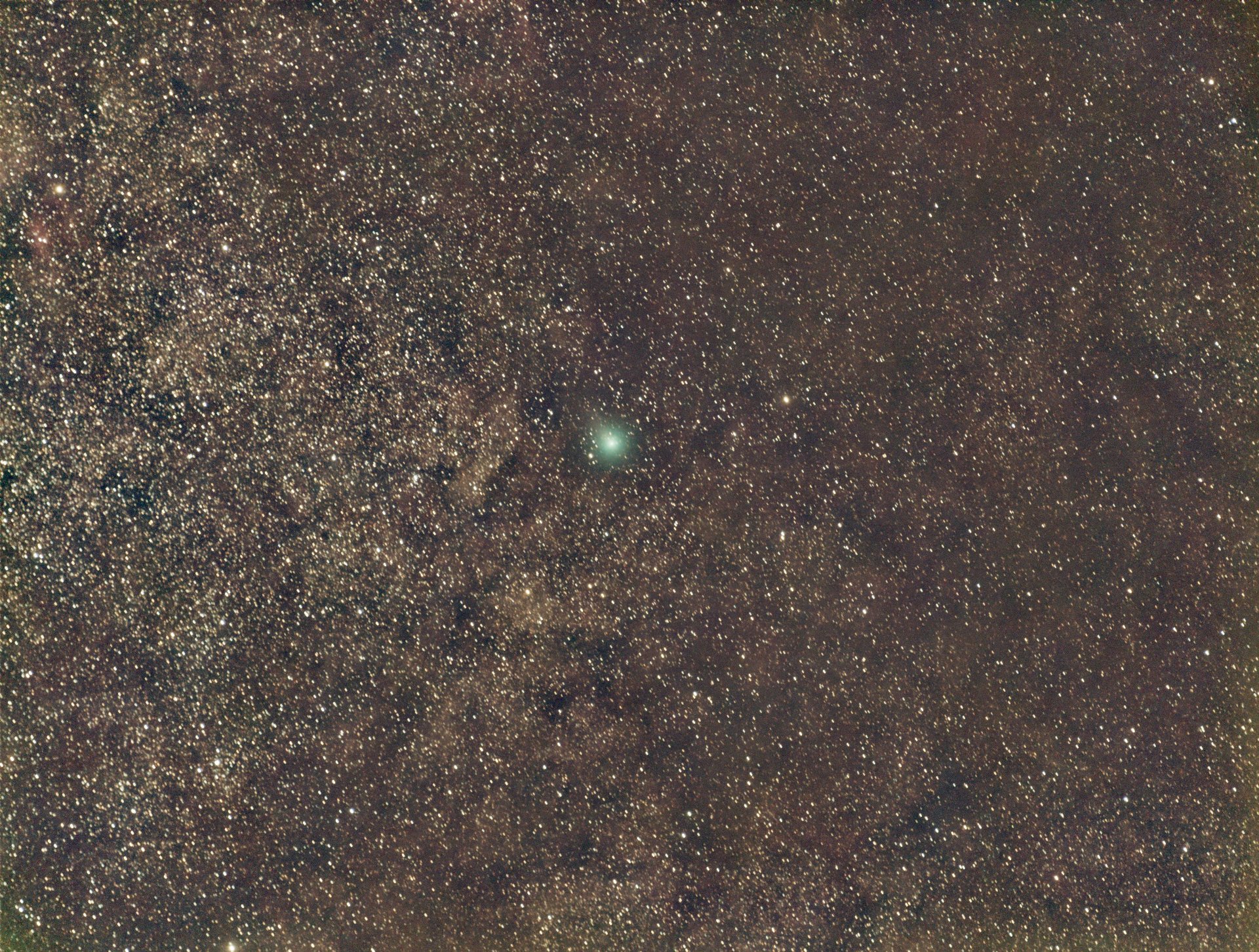 Comet-Swan-R2_stacked_GraXpert_autostretch.jpg