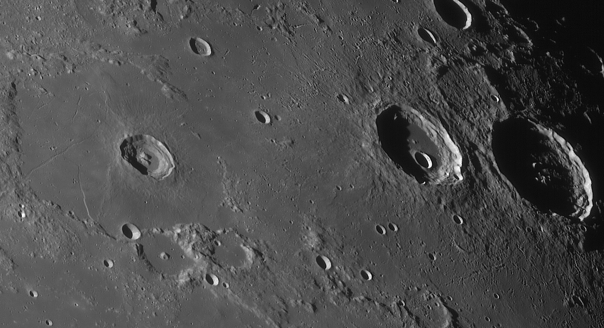 Detail_LactusMortis_RimaeBurg_Hercules_Atlas_IRpass_GDB_20210924.jpg