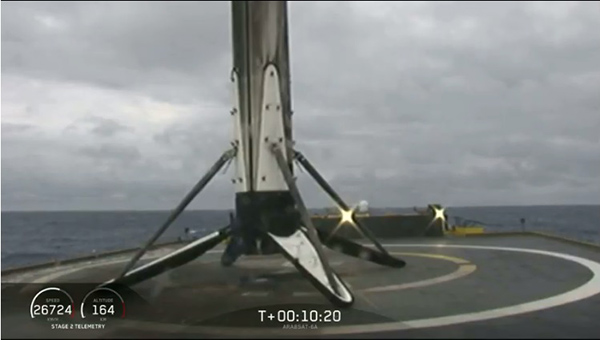 Falcon-Heavy_Arabsat_b.jpg