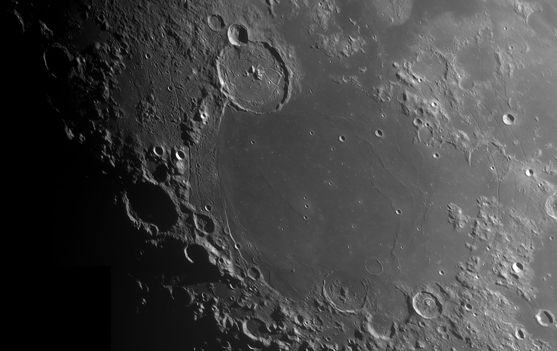 gassendi-mosaik_230421_211755cswkl.jpg
