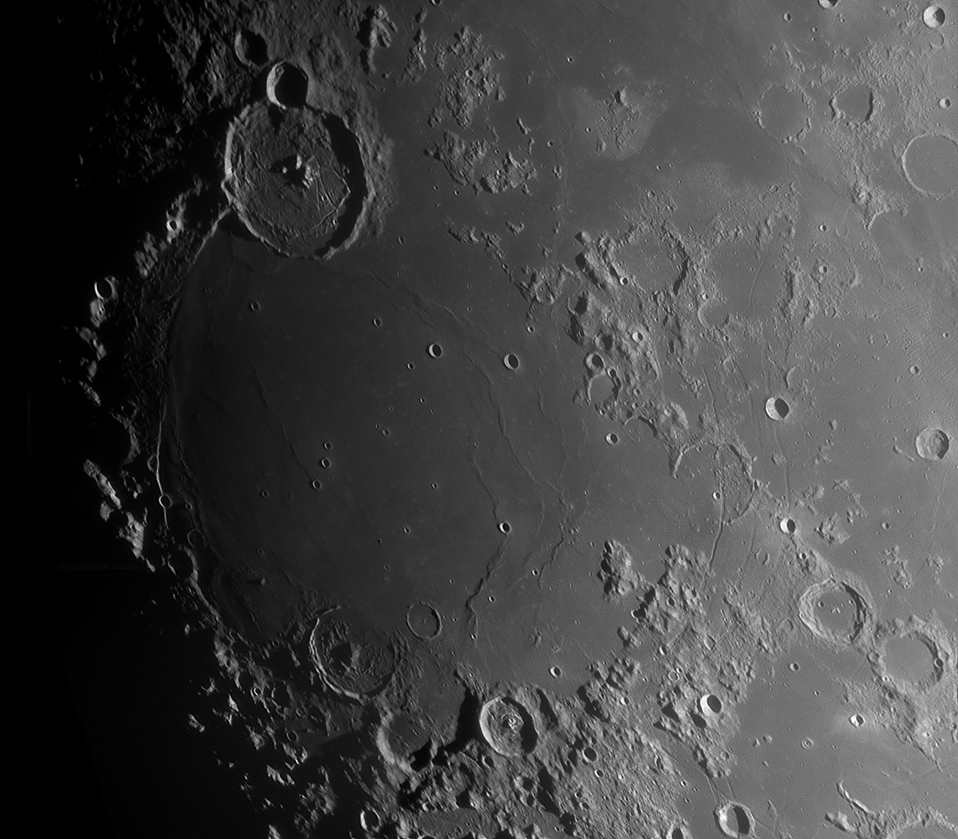 gassendi_240321_200708mosaikc.jpg