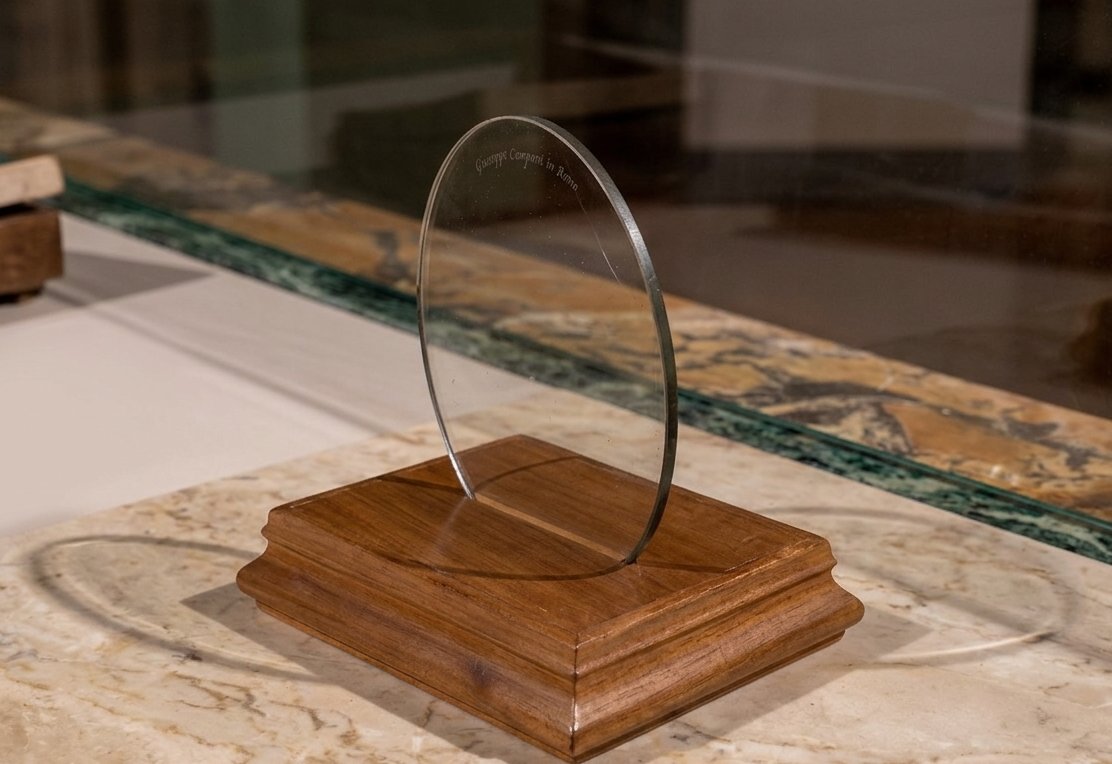 Giuseppe Campani Objective 137mm, a focal length of 1210cm 25.png