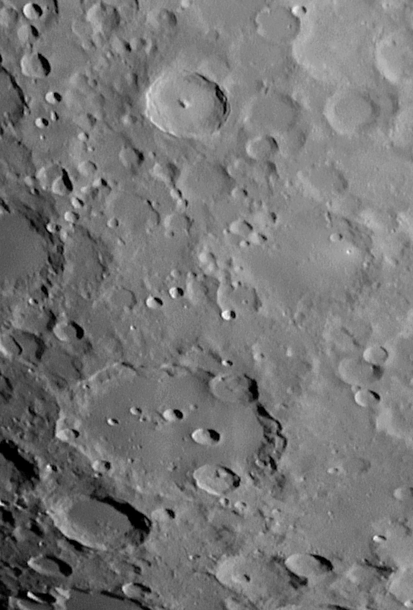 IMG_3545-obenrecht_mono_-G-oben-re-_AS_F20_lapl3_ap11893_Drizzle15_conv  bw-Clavius.jpg