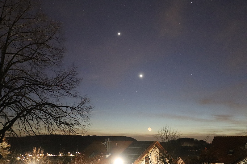 Jupiter-Venus-Mond-72820-Sonnenbuehl-Genkingen-21022023-1911MEZ-800.jpg