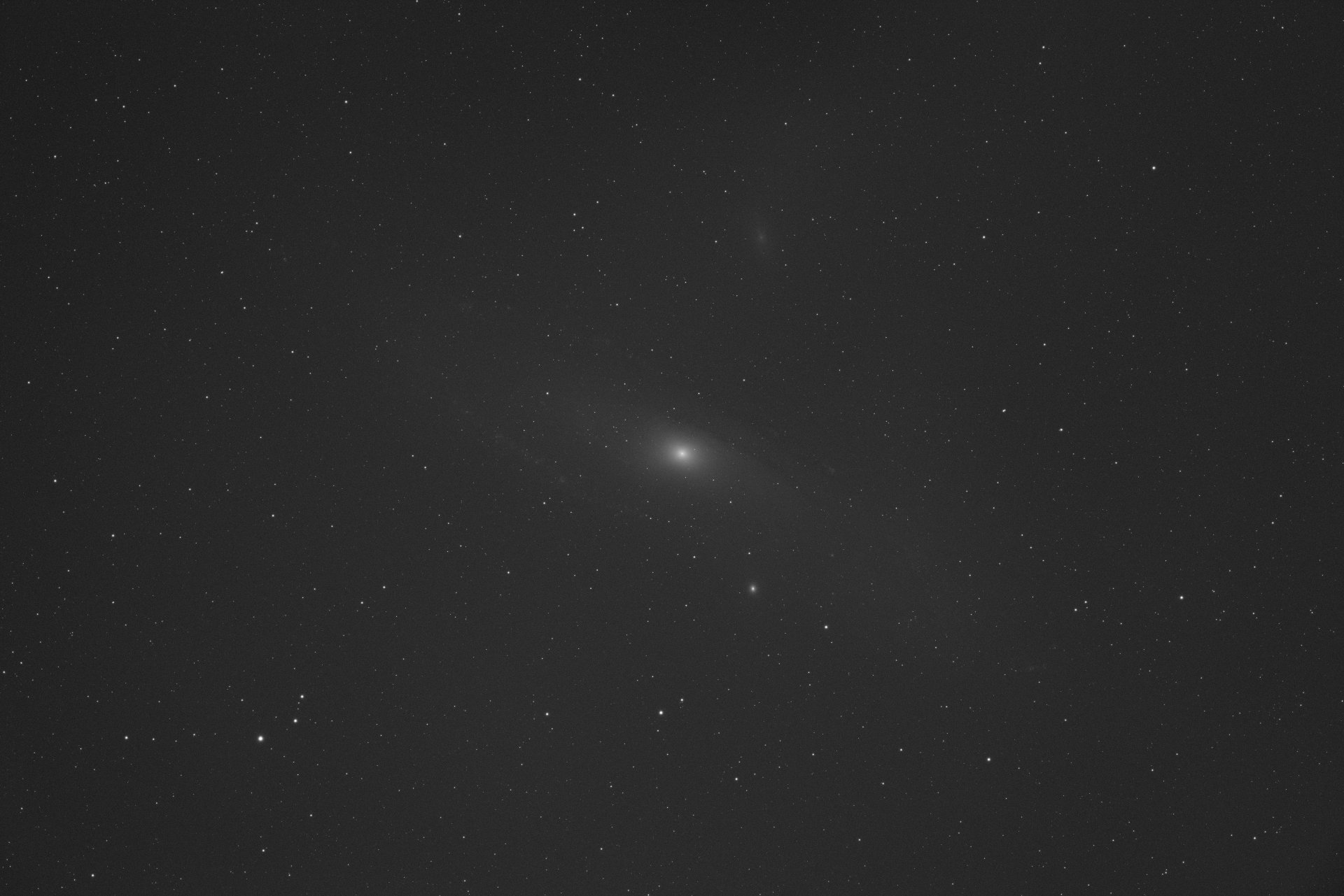 Light_M31_300.0s_Bin1_6200MM_H_gain100_20240920-231827_0.0C_0027.jpg