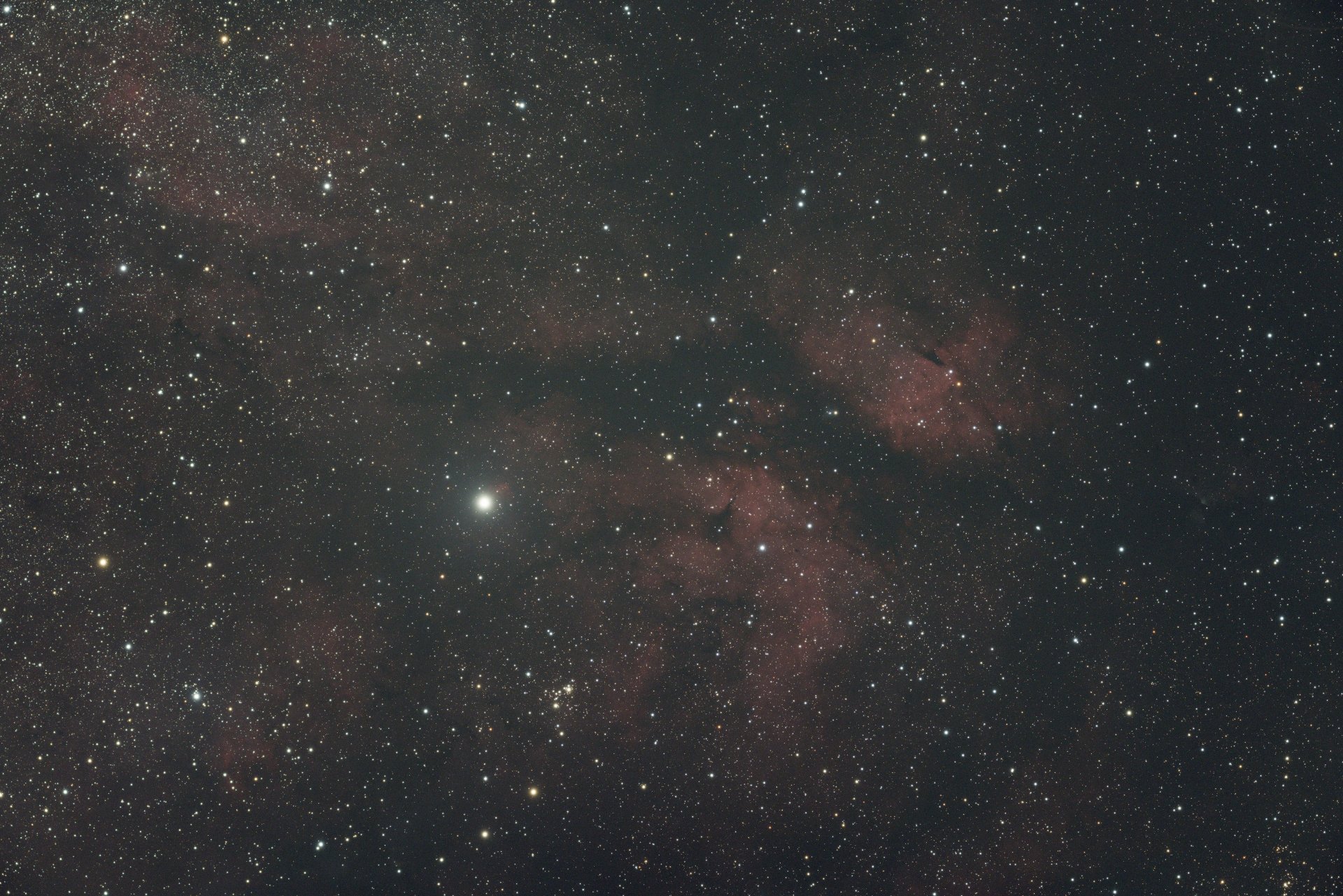 Light_Sadr_300.0s_Bin1_6200MC_gain100_20230812-010413_0.0C_0027-St_med.jpg