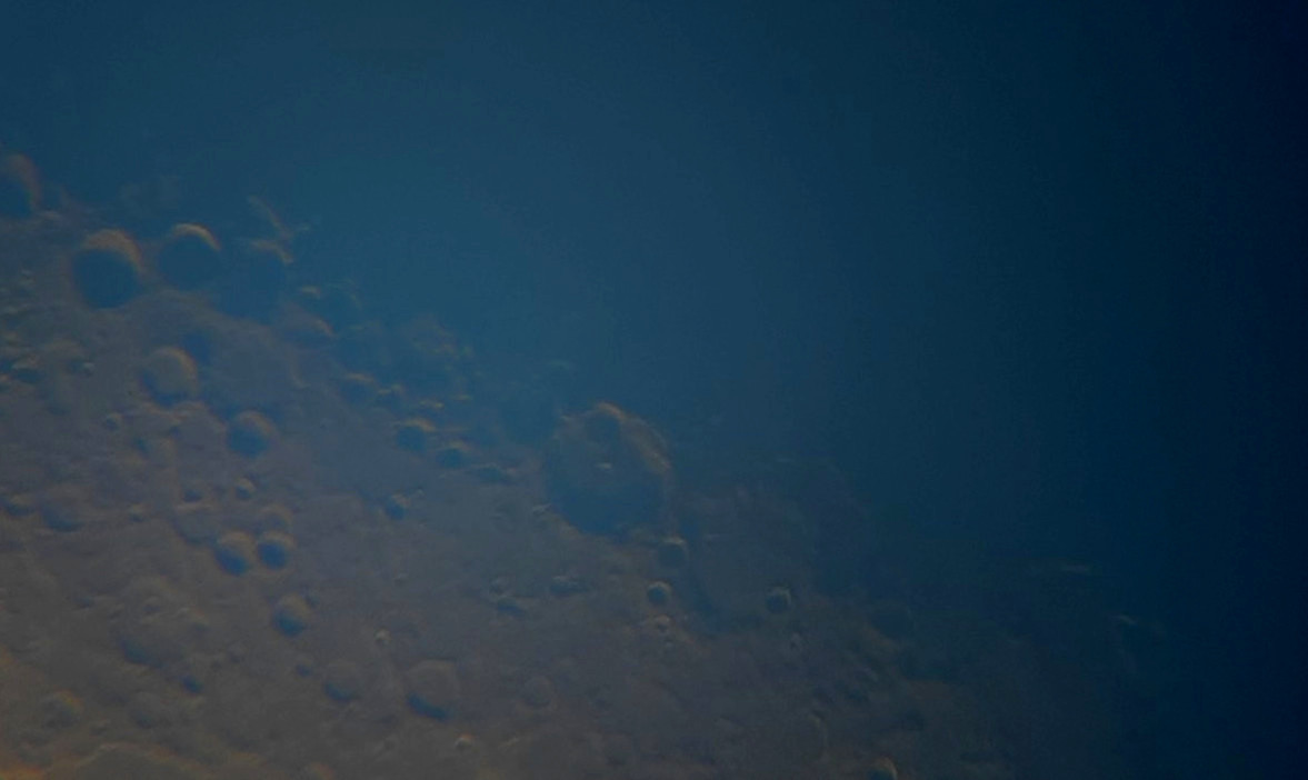 Lunar X und V.jpg