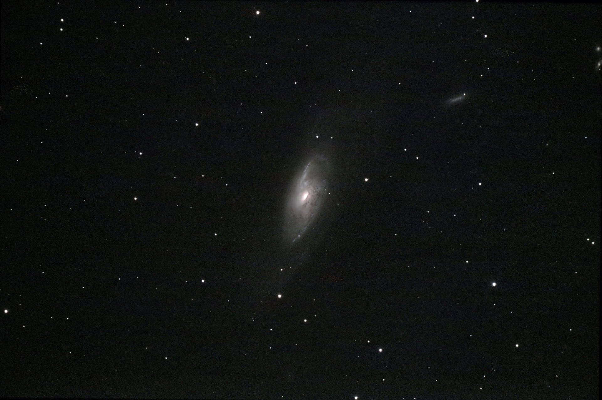 M106_cutout-forum_Stack_753frames_3012s_WithDisplayStretch.jpg