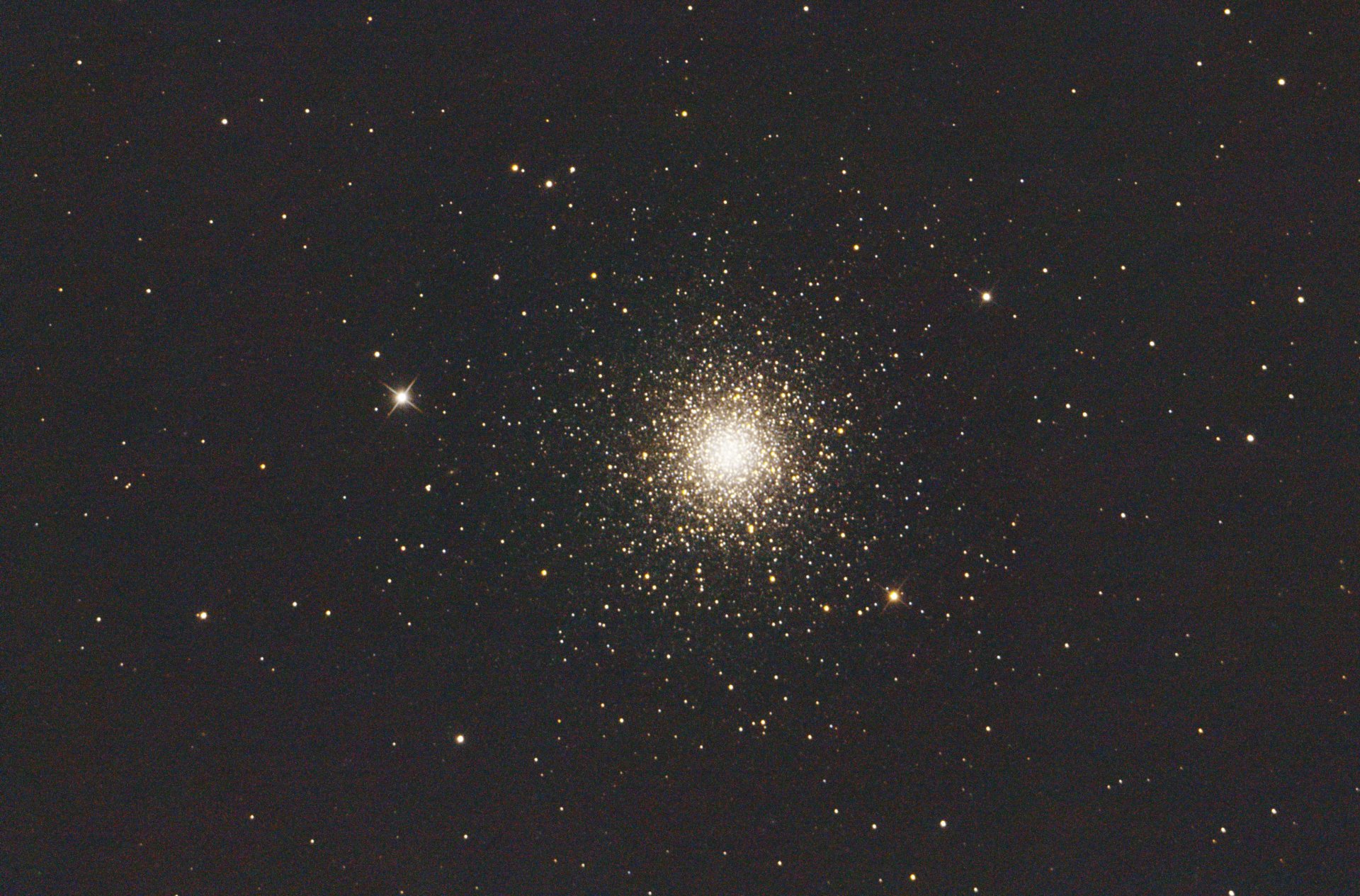 M3-230x15-calibrated-Luminance-session_1_GraXpert.jpg