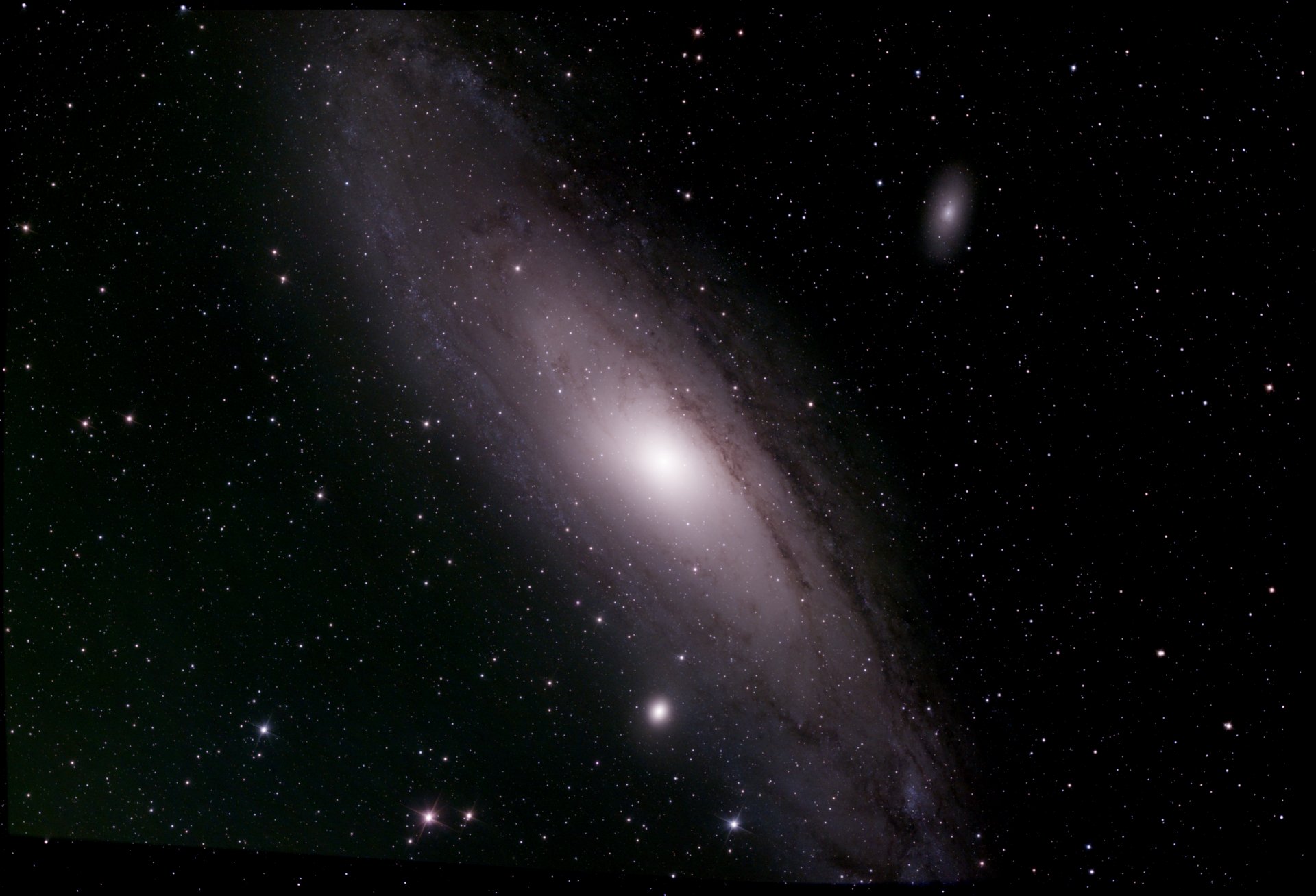 M31_ALL_Stack_2292frames_9168s_WithDisplayStretch.jpg