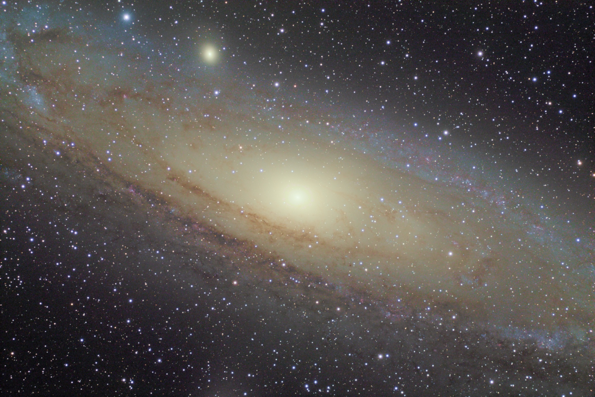 M31_Andromeda_LRGB_1920.jpg