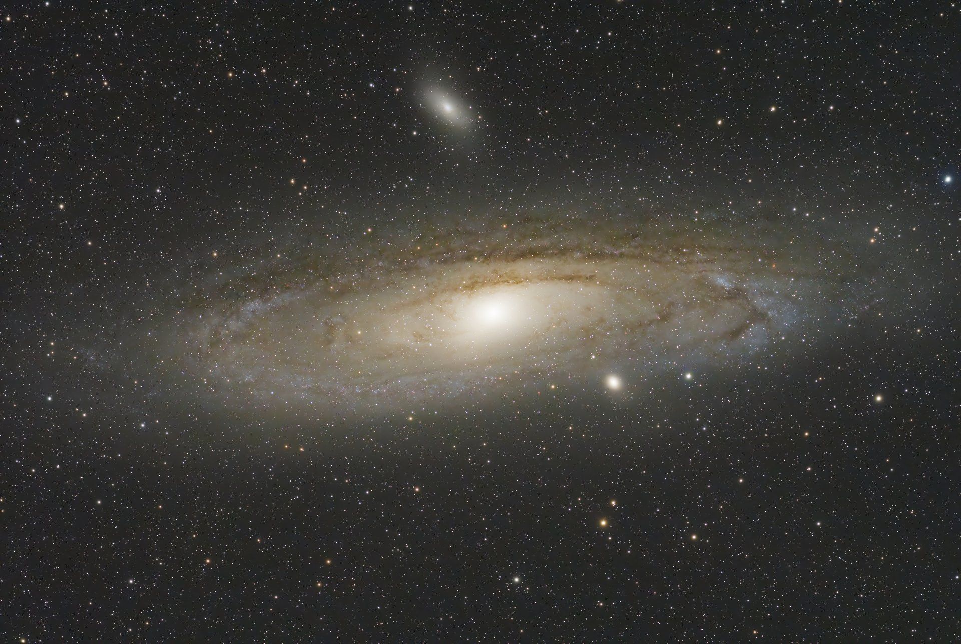 M31_Stack_16bits_350frames_2100s_pixinsight.jpg