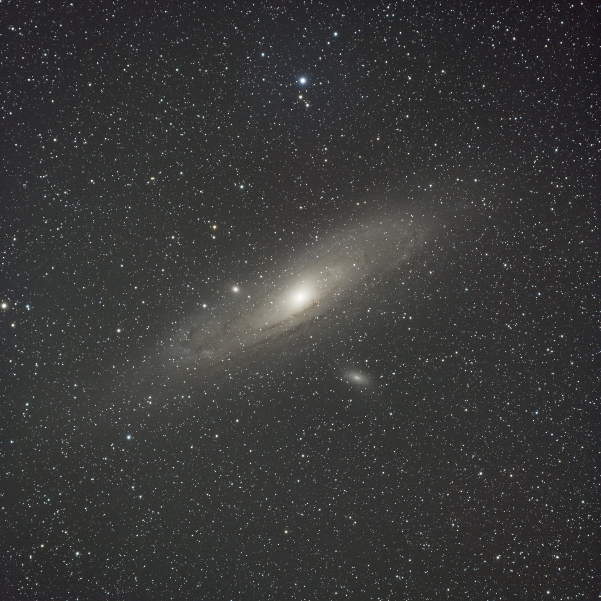 M31_unlinked_stretch_rawstack.jpg