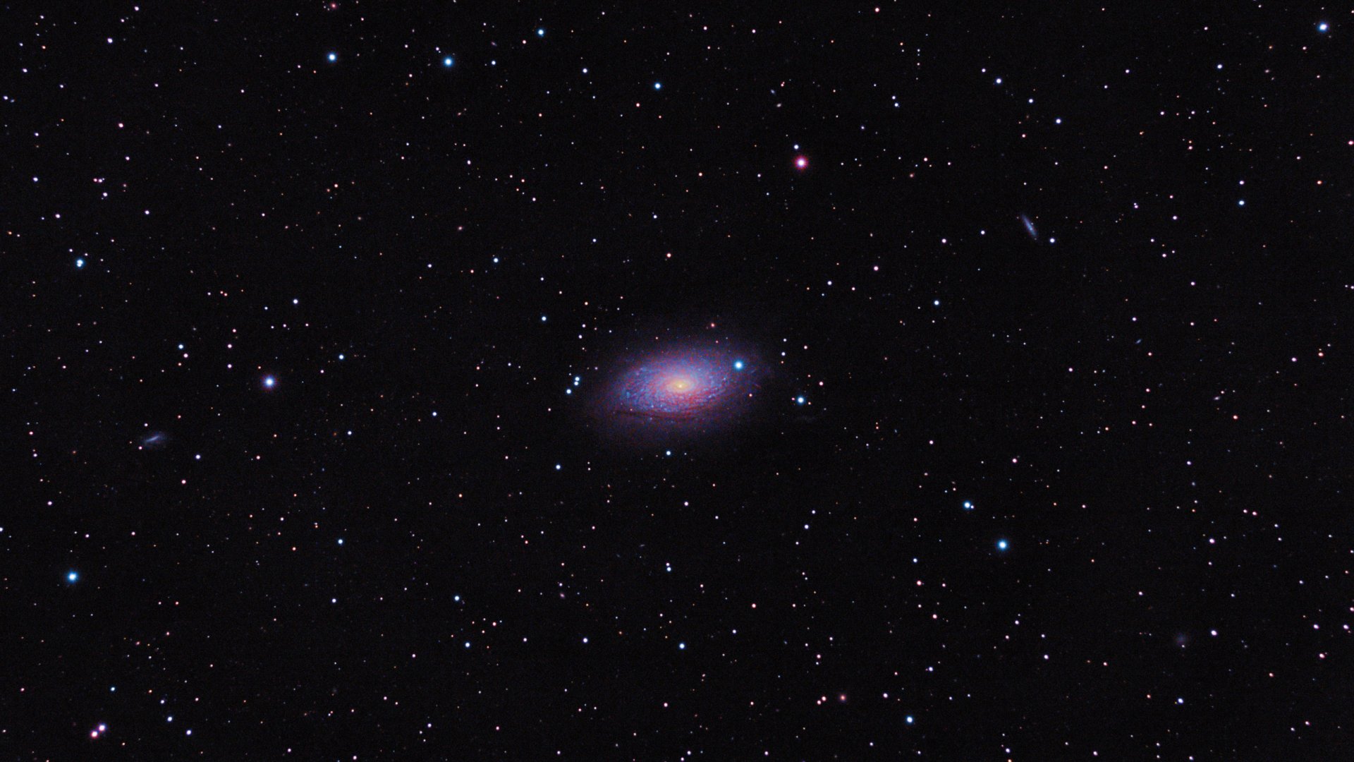 m63_lrgb_curves4_qhd.jpg
