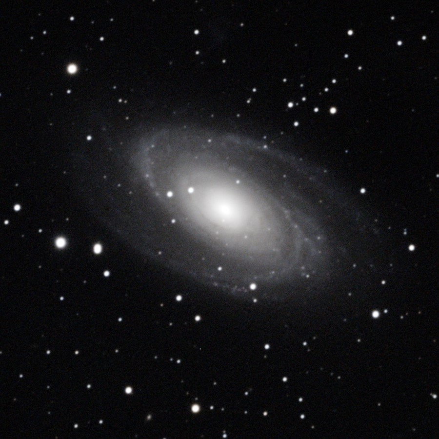 M81 Apo102f4ASI676UVIR_27frames_864s_cropresized.jpg
