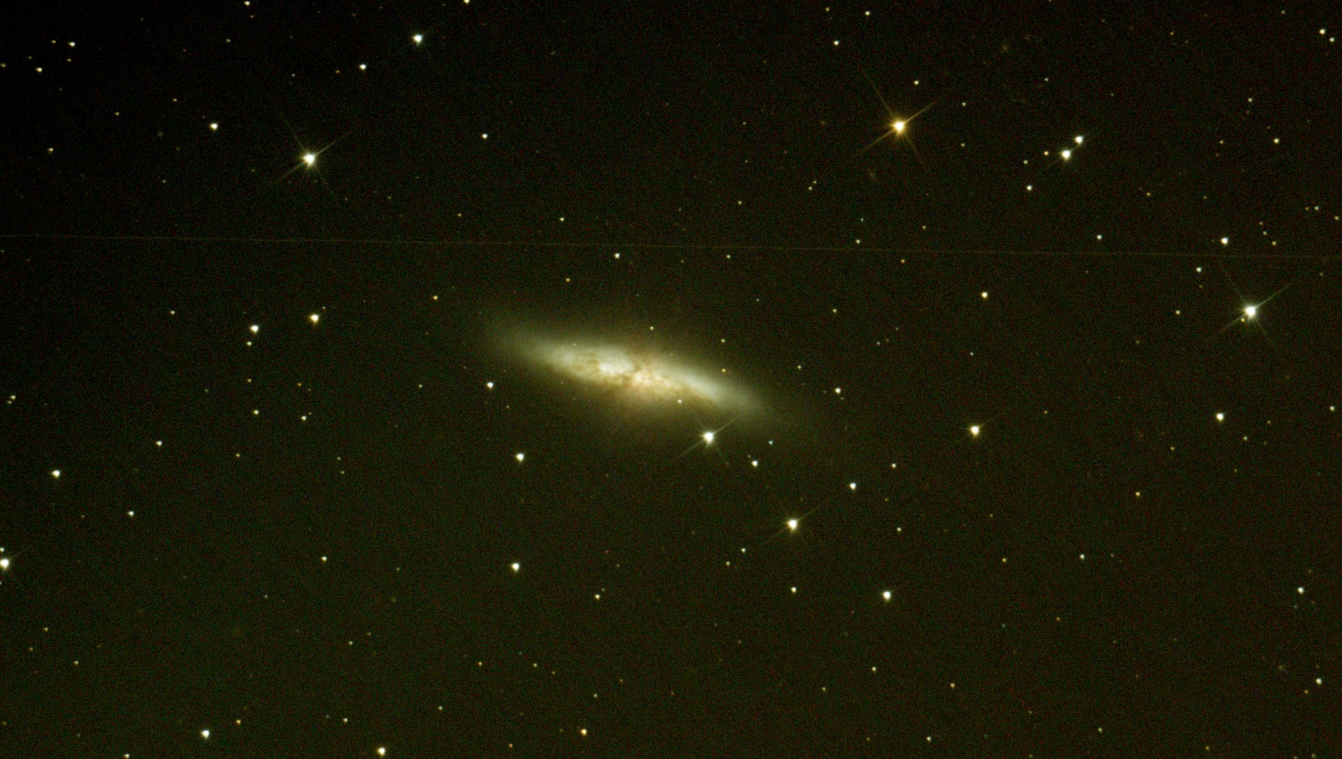 M82_129frames_1935s_WithDisplayStretch.jpg