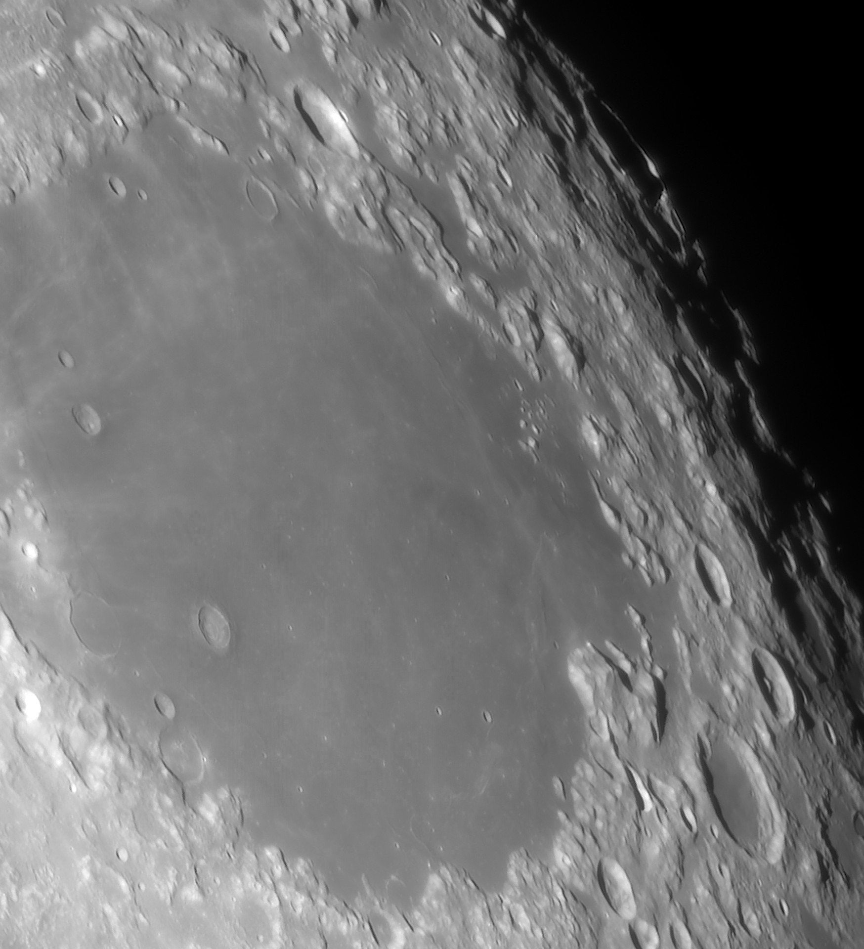 mare-crisium_051225_225953_R_mosaik1920.jpg