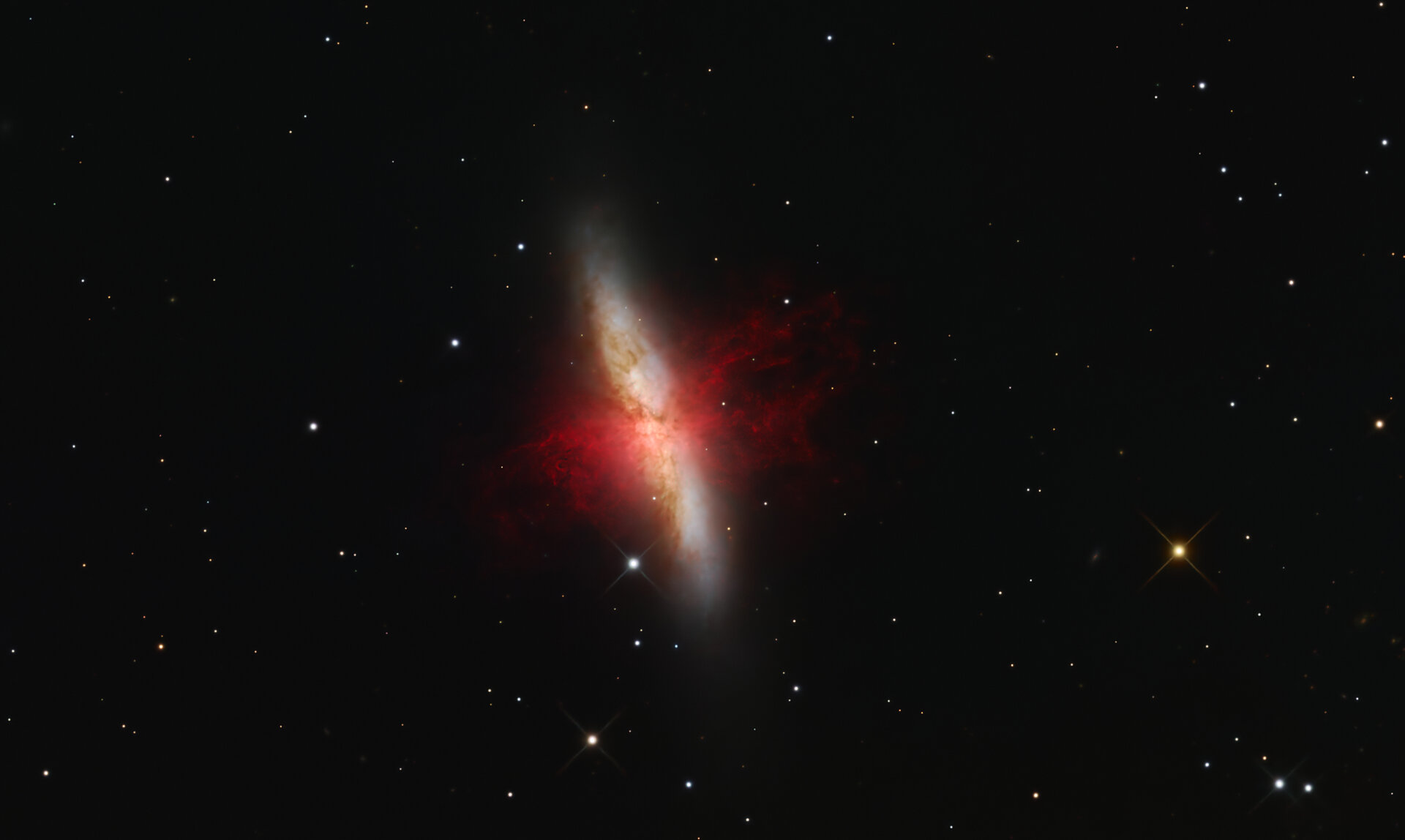 Messier_82.jpg