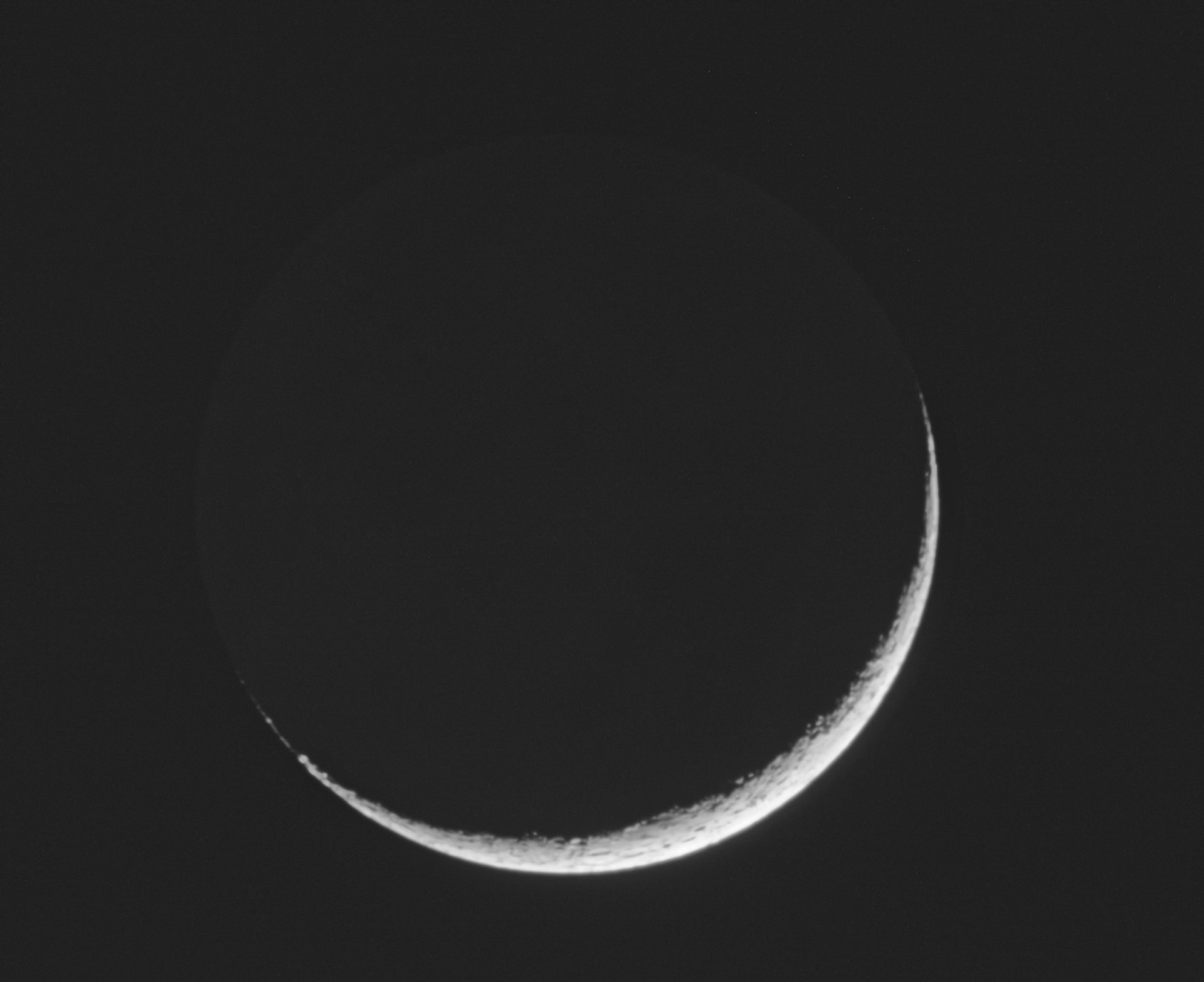 Mond 2 Tage alt_nach Sonnenfinsternis_Telemegor_EOS 500D.jpg