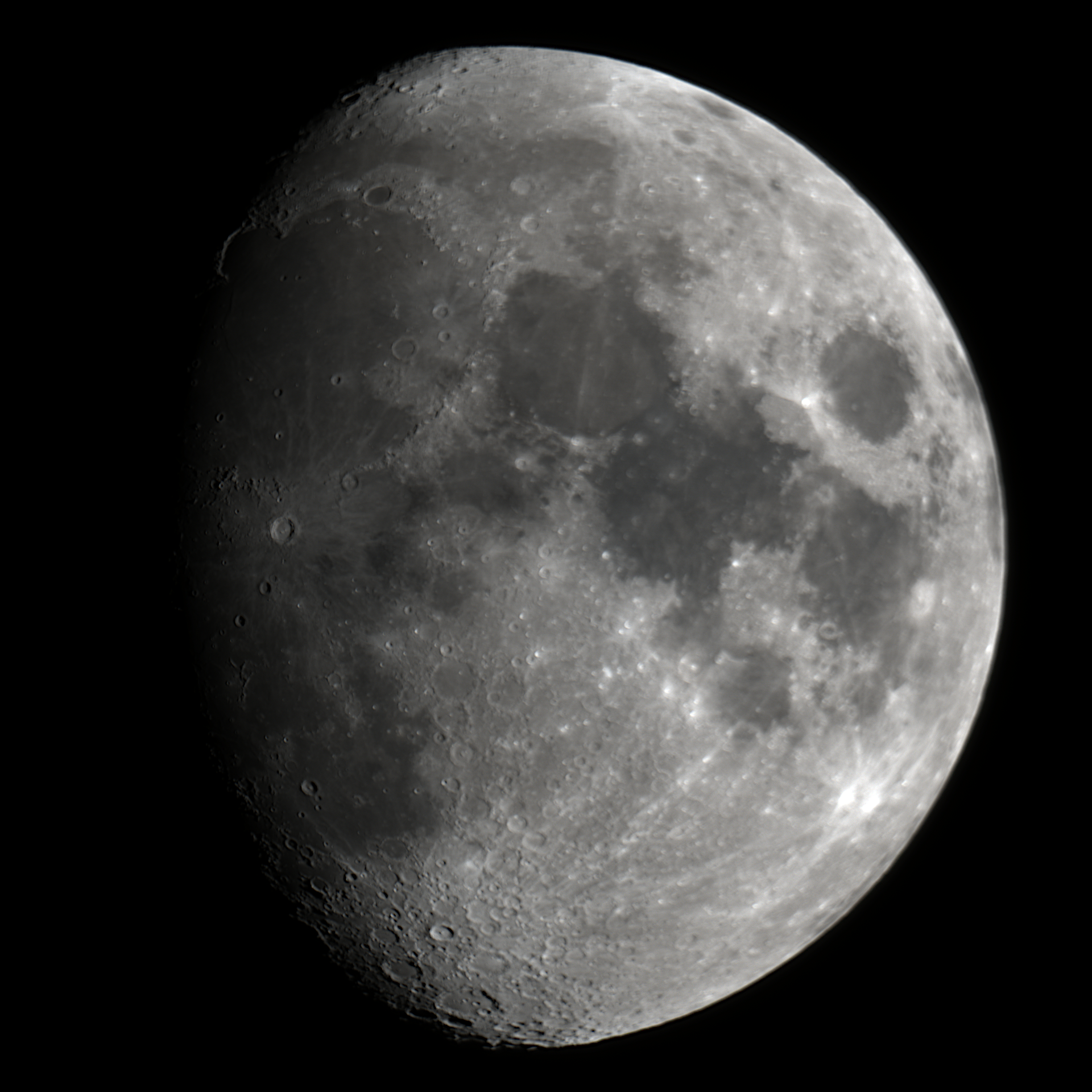 Mond 2026-05-26 100-400 Newton G3M678C.png