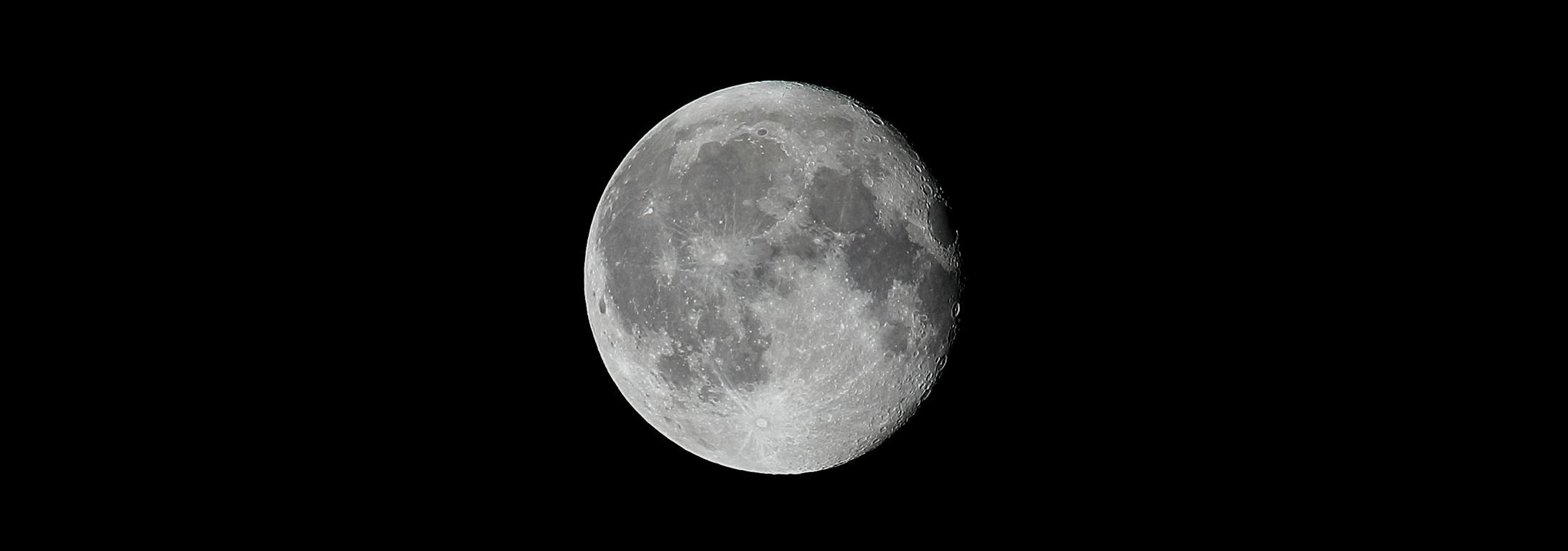 Mond geschärft vergrößert.JPG