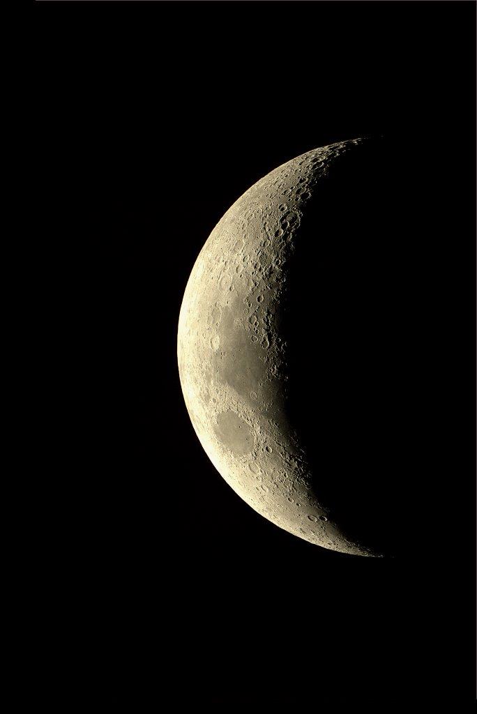 Mond gestackt und registax geschärft.jpg