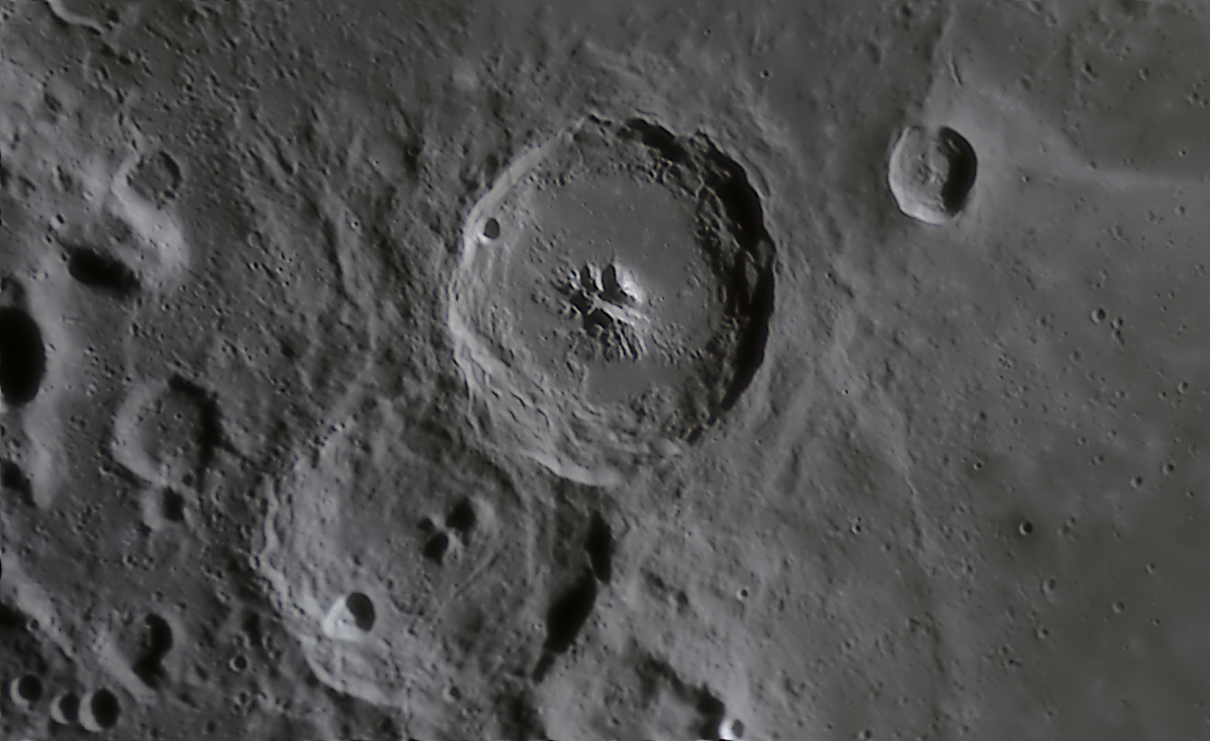 Mond - Krater Theophilus und Cyrillus.jpg