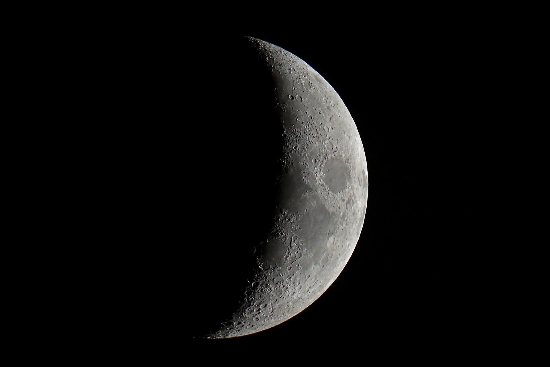 Mond01.jpg