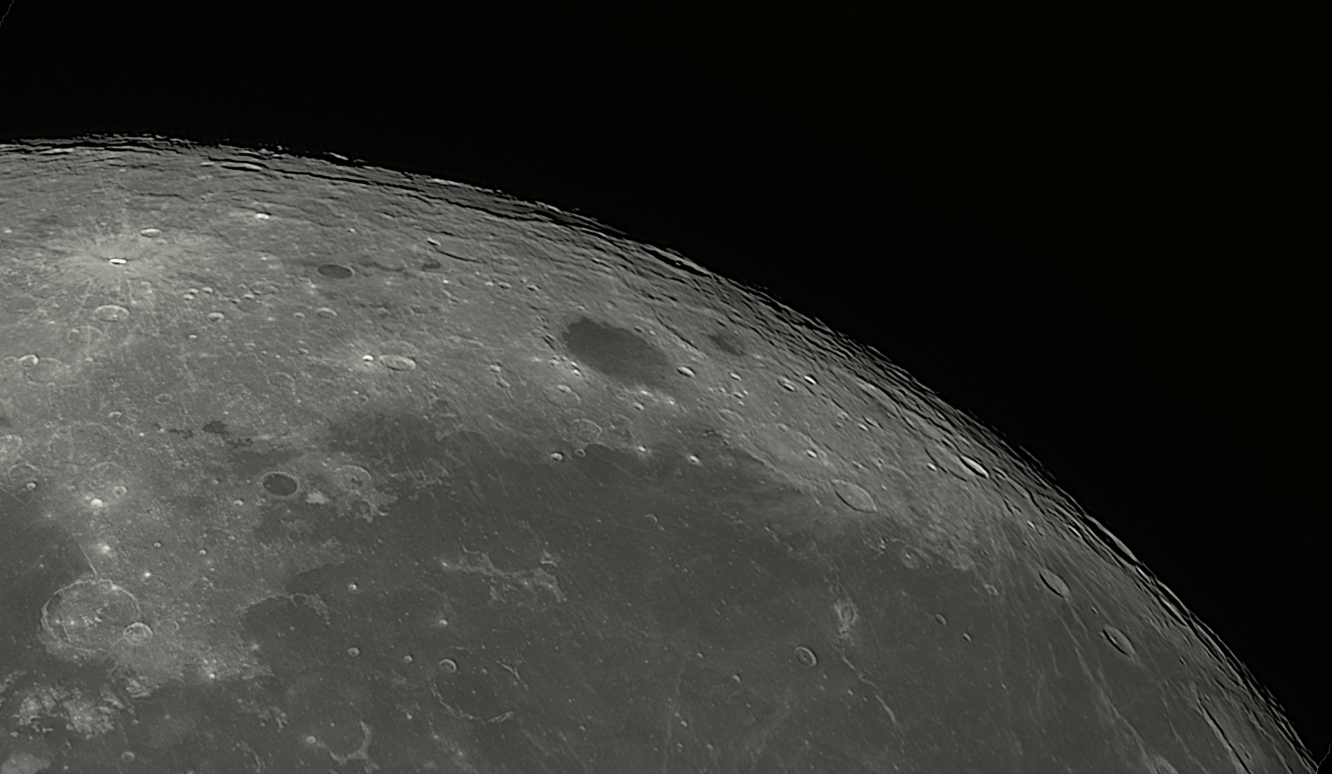 Mond1b.jpg