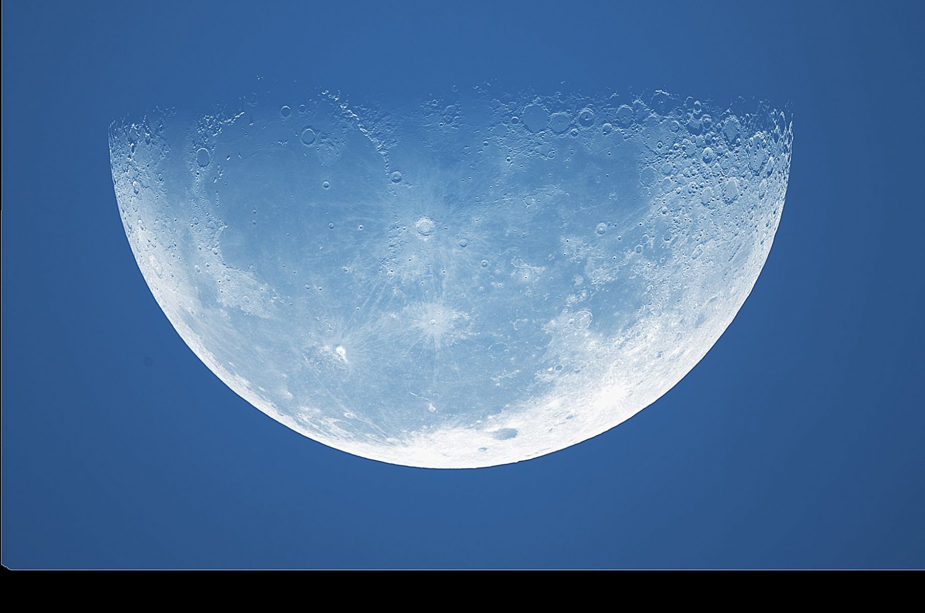 Mond3-scharf-halb.jpg