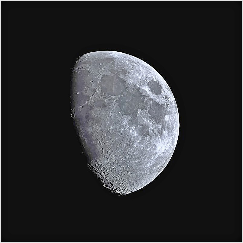 Mond_10 Einzelbilder gestackt.jpg
